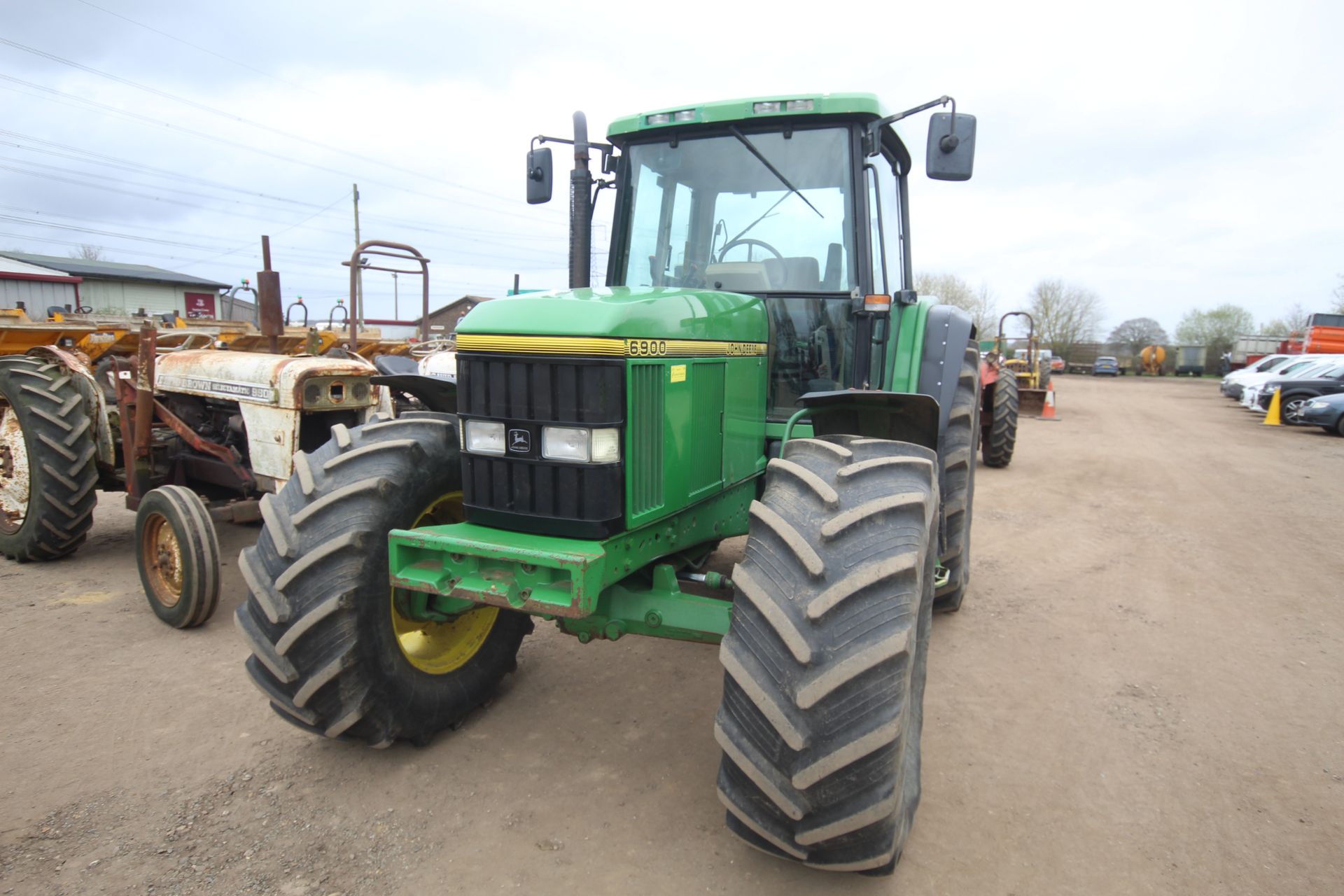 John Deere 6900 4WD tractor. Registration R952 LEL. Date of first registration 01/08/1997. 11,230 - Image 2 of 76