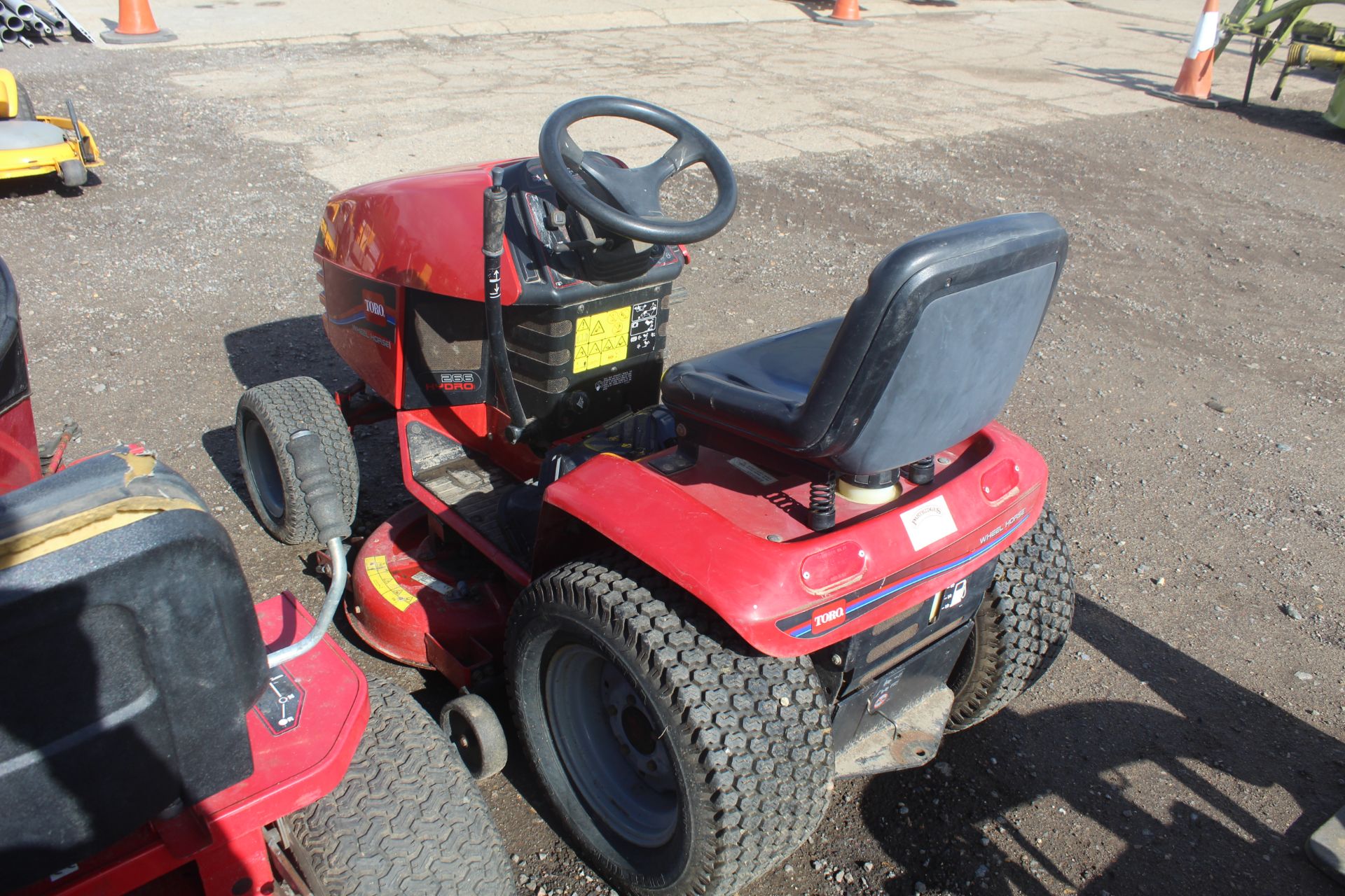 Wheel Horse Toro 38in ride-on mower. Key, Manual held. V - Image 3 of 22