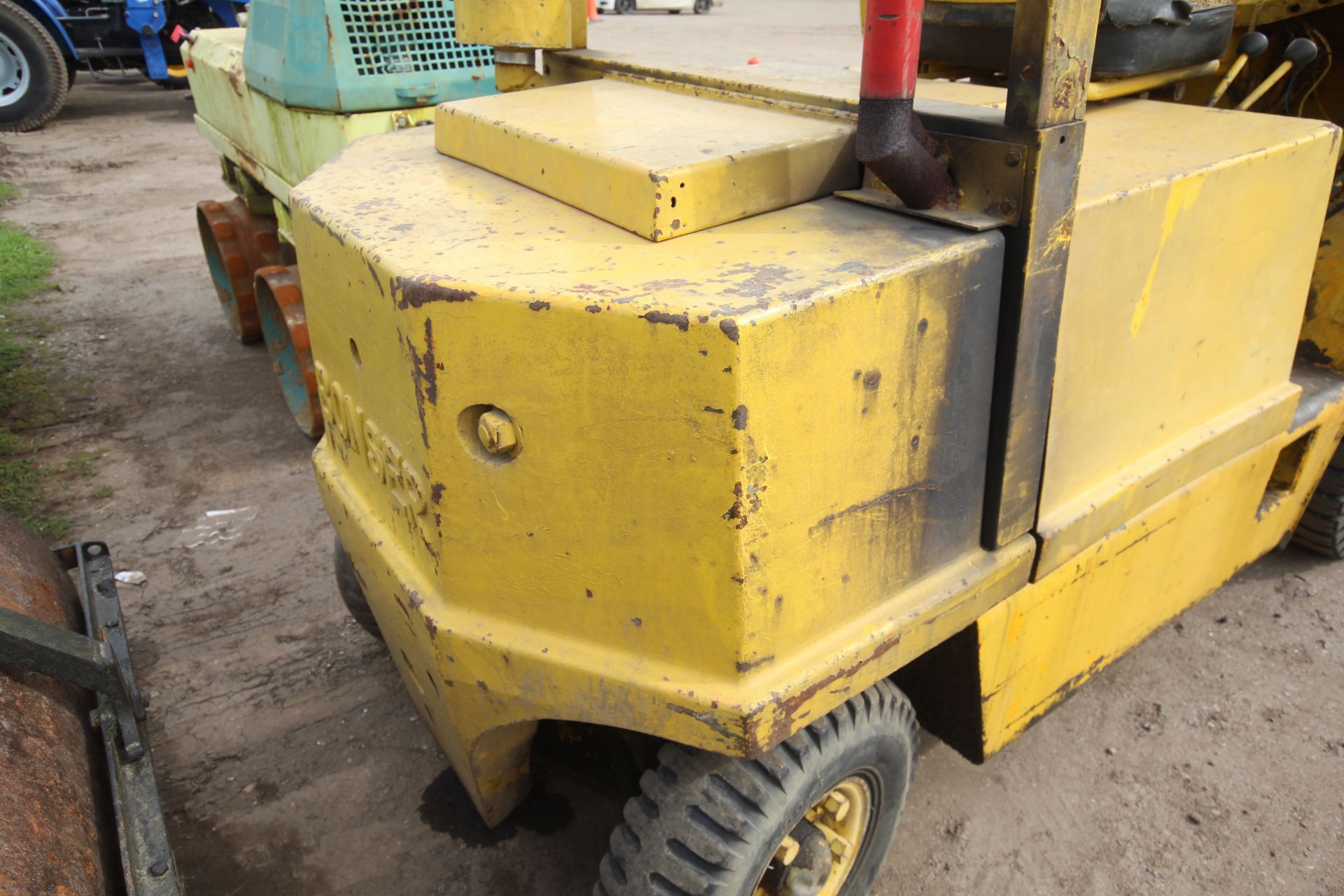 Bonser 2WD diesel forklift. Manual held. V - Image 15 of 33