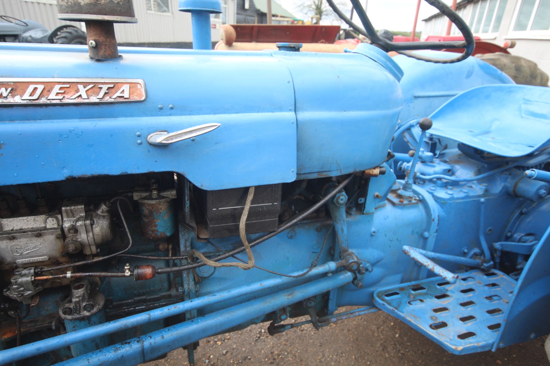 Fordson Dexta 2WD tractor. Registration 4101 PW. Date of first registration 02/02/1962. Key, V5 - Bild 10 aus 51
