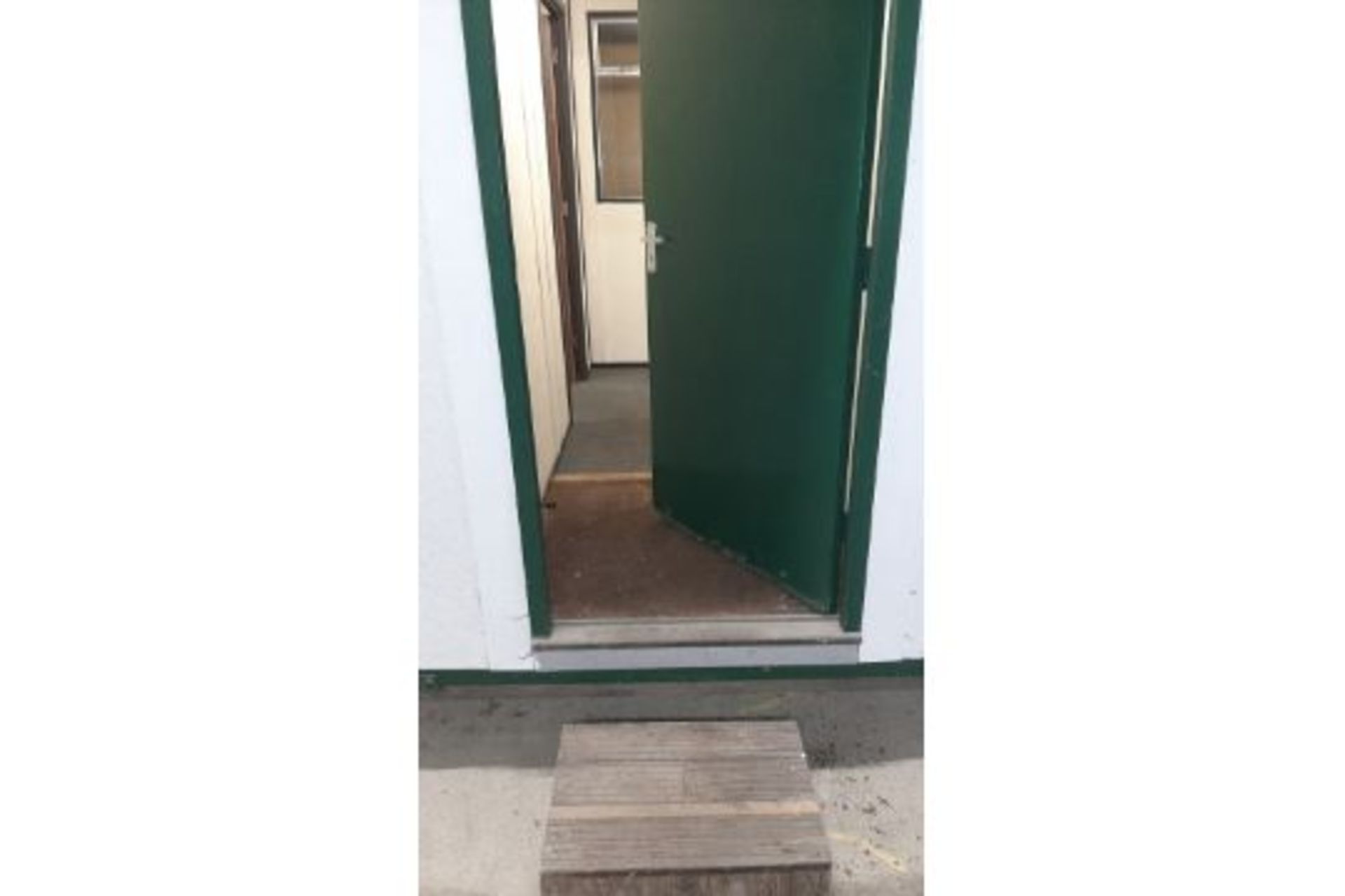 10ft x 32ft jack leg cabin. With two 10ftx 14ft rooms and hall. Used as office inside building. - Image 18 of 18