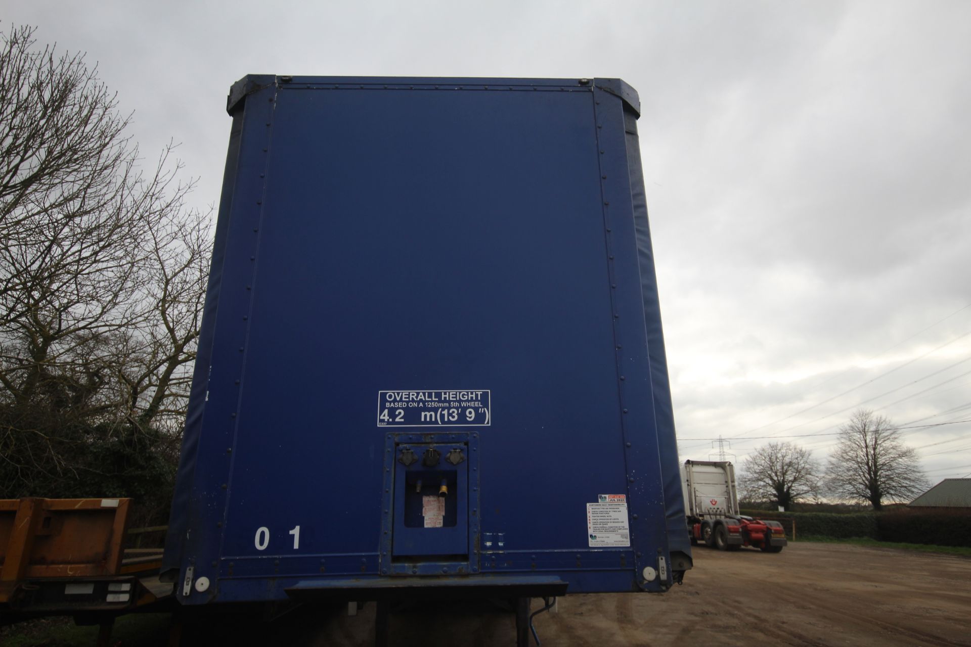 **CATALOGUE CHANGE** Montracon 39T 13.7m tri-axle curtain-side trailer. Registration C224538. Date - Image 7 of 74