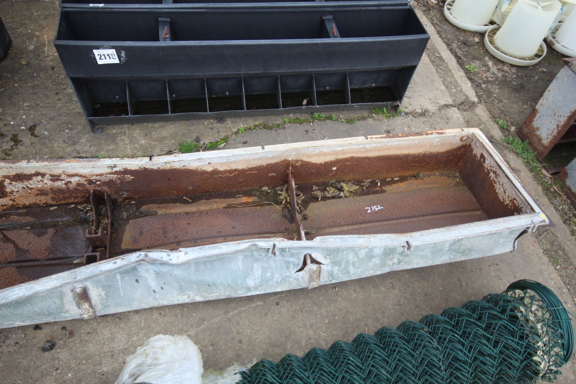 Cattle trough. - Image 3 of 3