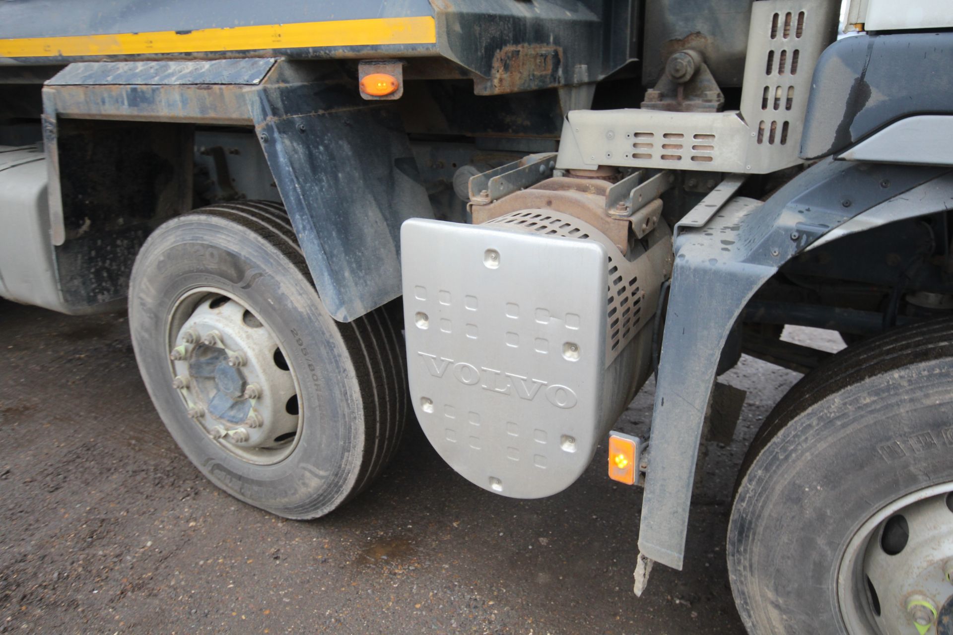 Volvo FMX 410 8x4 32T tipper. Registration WX13 CKF. Date of first registration 17/05/2013. 520, - Image 15 of 80