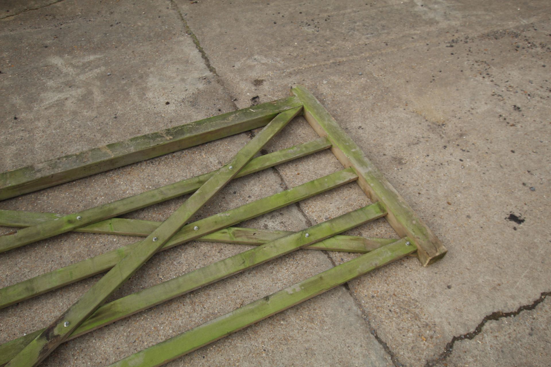 3.6m unused wooden gate. - Image 4 of 5