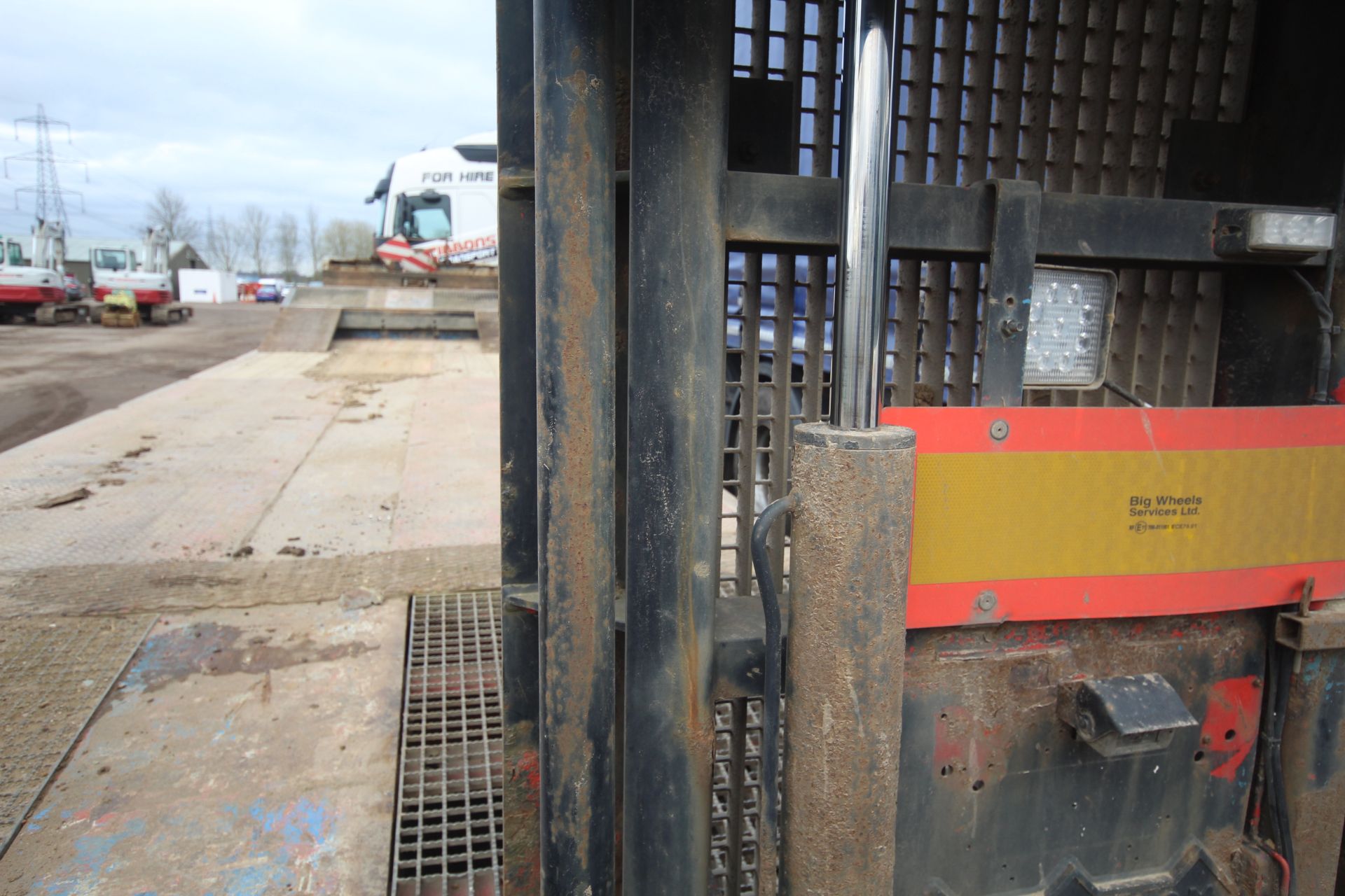 Nooteboom OSDS-41-03 38T 14.2m tri-axle low loader trailer. Registration C300731. Date of first - Image 39 of 68