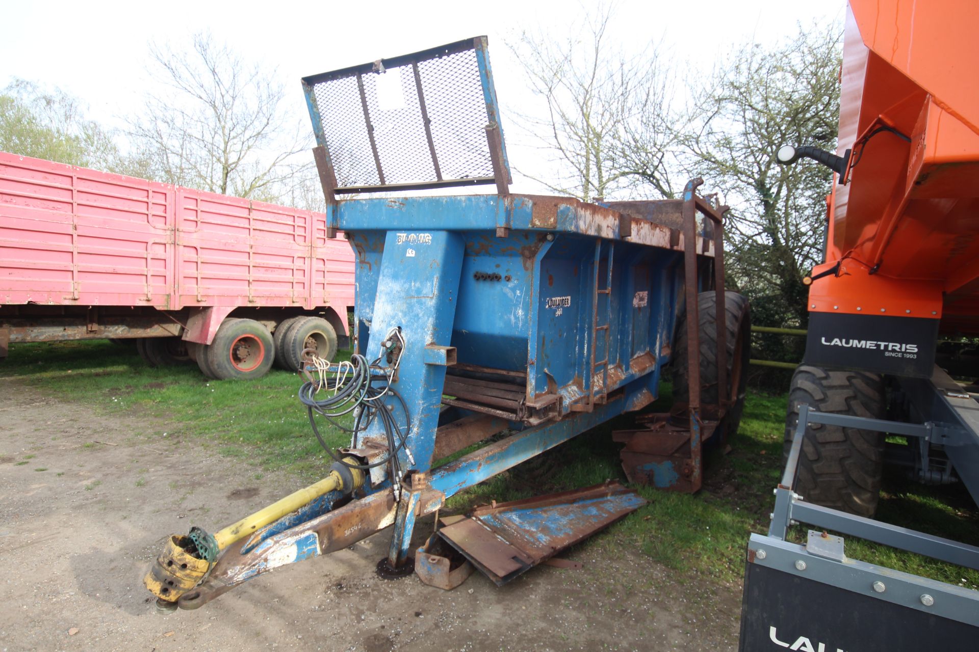 Bunning 12T single axle muck spreader. With twin vertical beaters, slurry door and removable