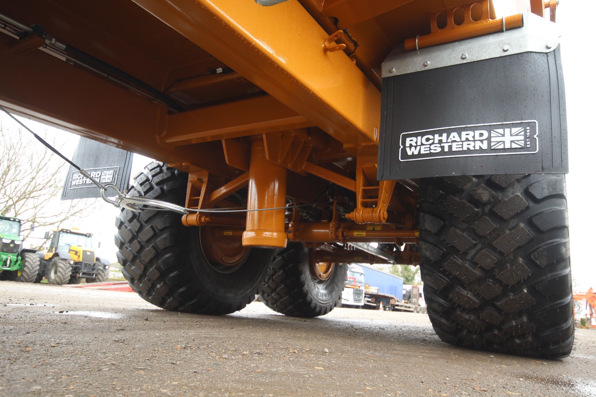 Richard Western SF18HS Plus 18T twin axle tipping trailer. With air brakes, sprung drawbar, - Image 16 of 50