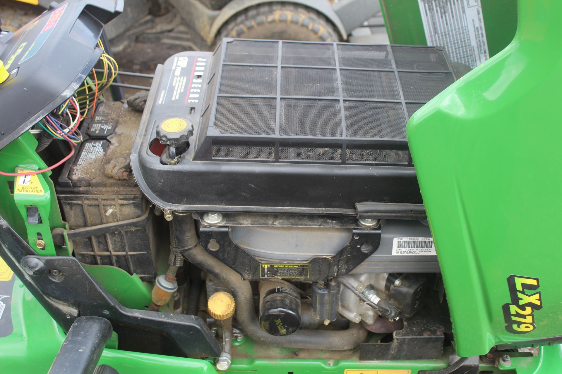 John Deere LX279 lawn mower with collector. Owned from new. Key held. - Image 22 of 30