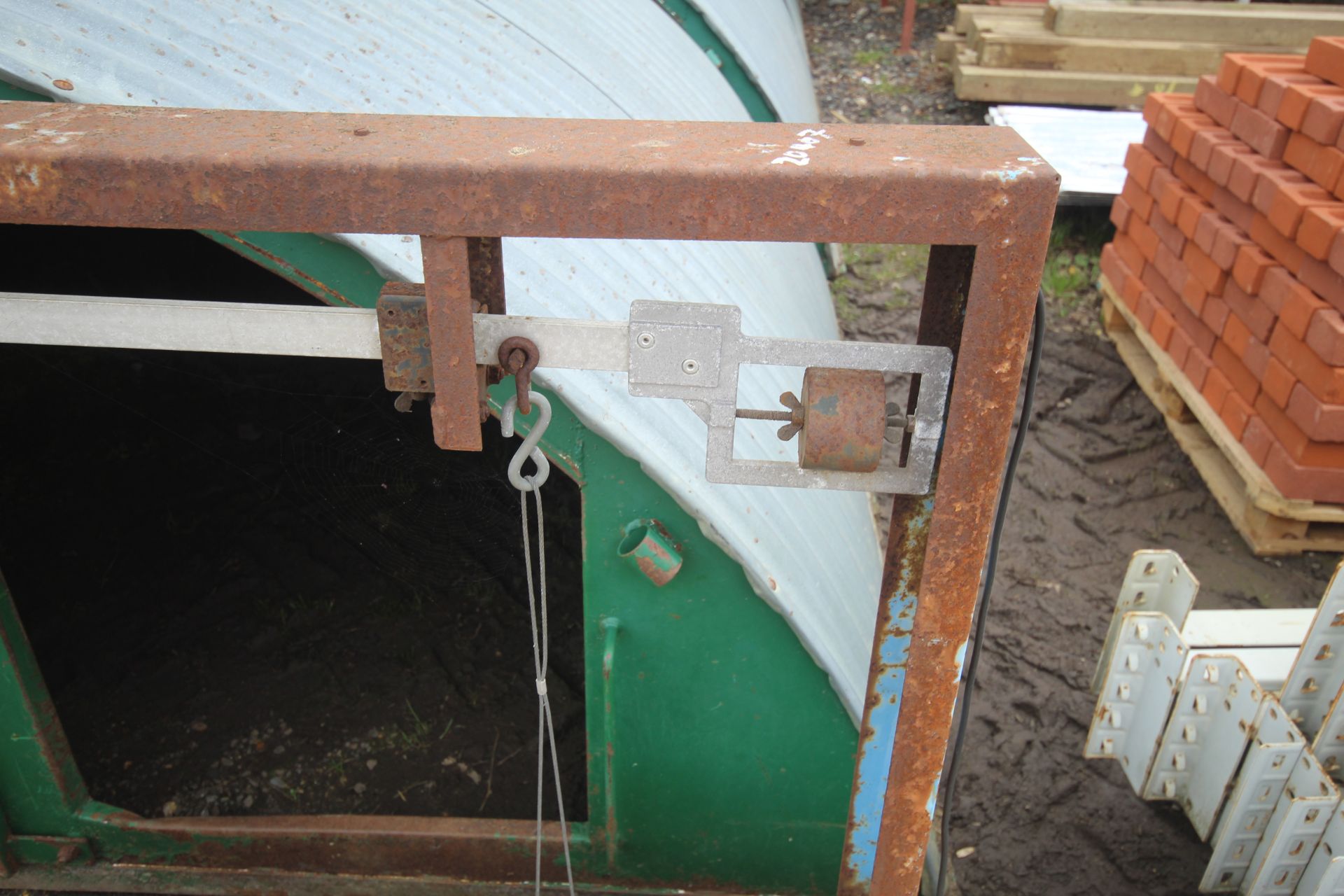 Large pallet scales. Previously used for bagging 500kg seed. Could be used for firewood. V - Image 4 of 5