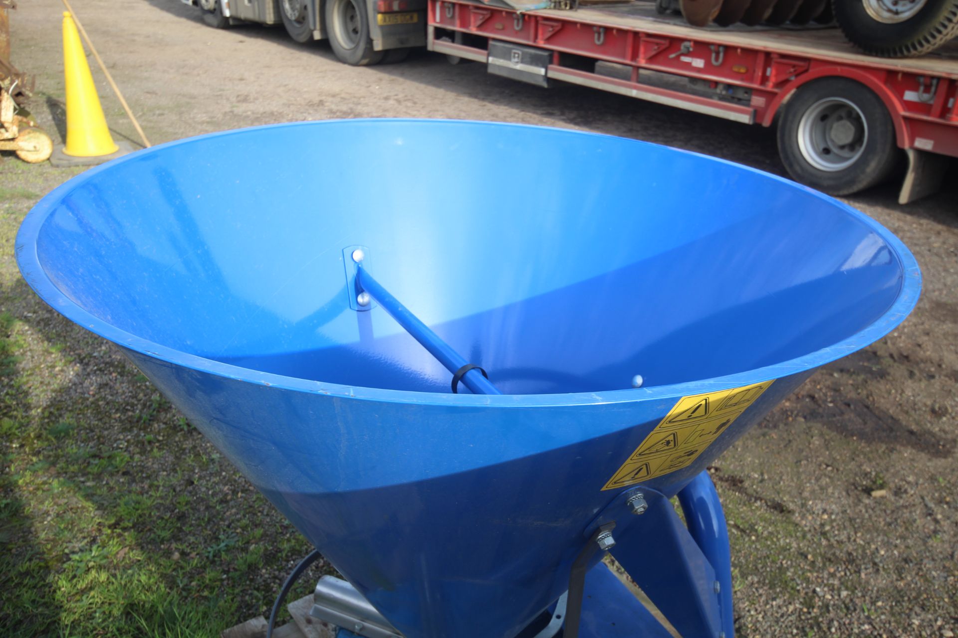 Unused Fleming 300L single disc fertiliser spreader. - Image 8 of 10