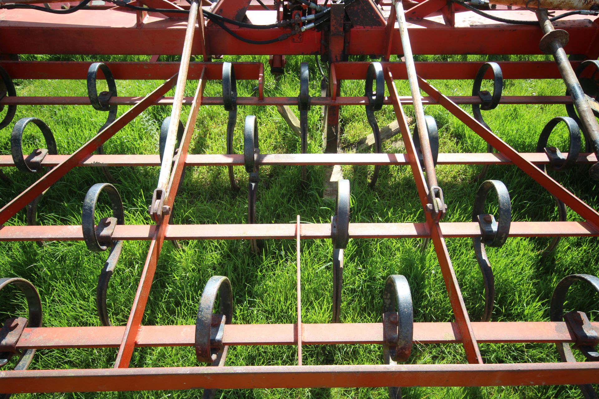 Large set of hydraulic folding spring tines. Owned from new. From a local Deceased estate. - Bild 12 aus 17