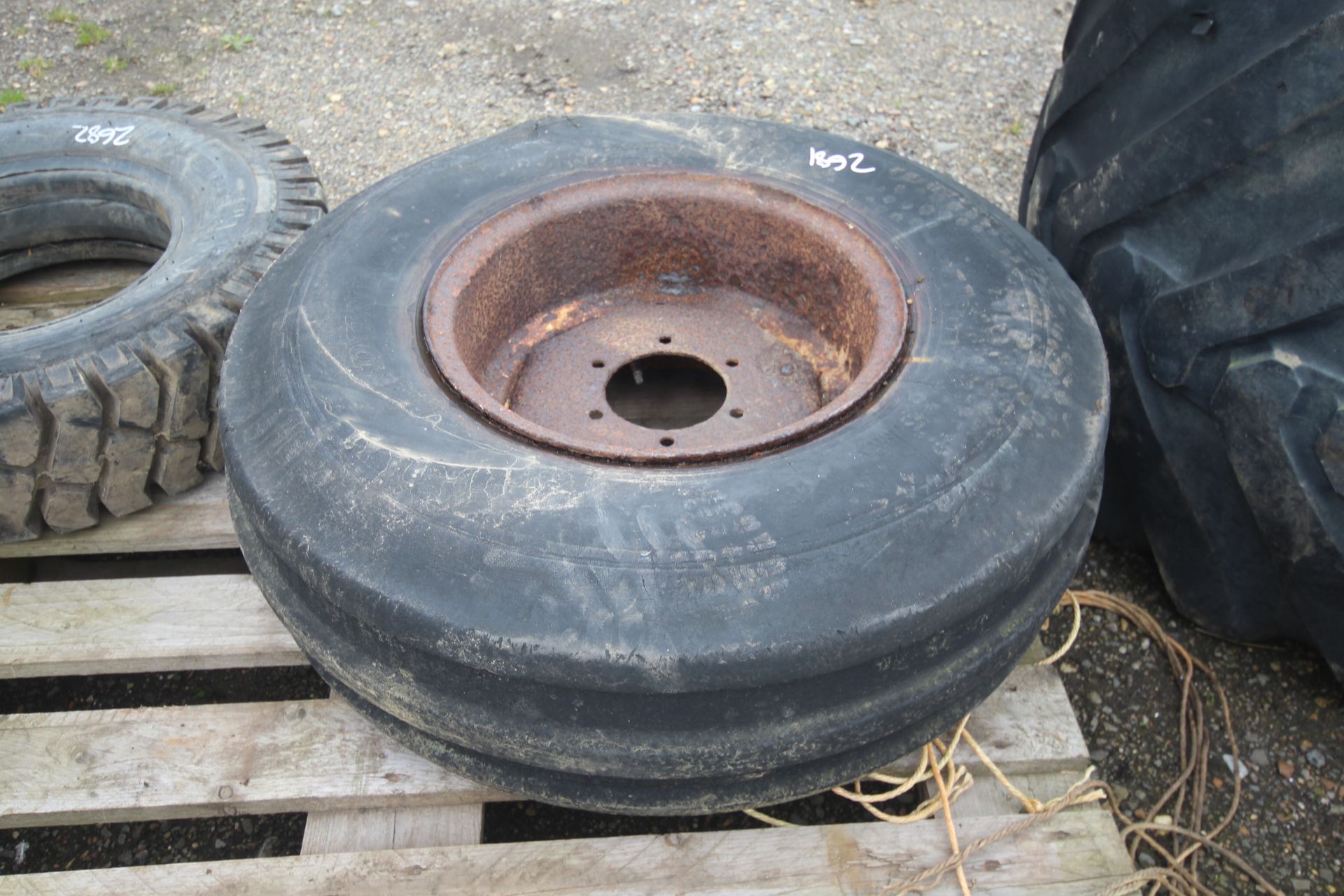 11.5-15 trailer wheel and tyre. - Image 2 of 3