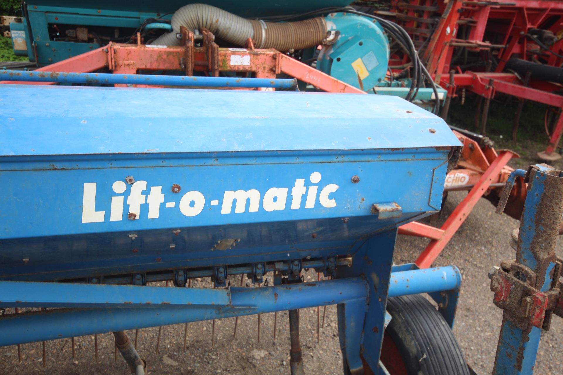 Nordsten 3m spring tine drill. Previously used for maize. Manual held. V - Image 5 of 56
