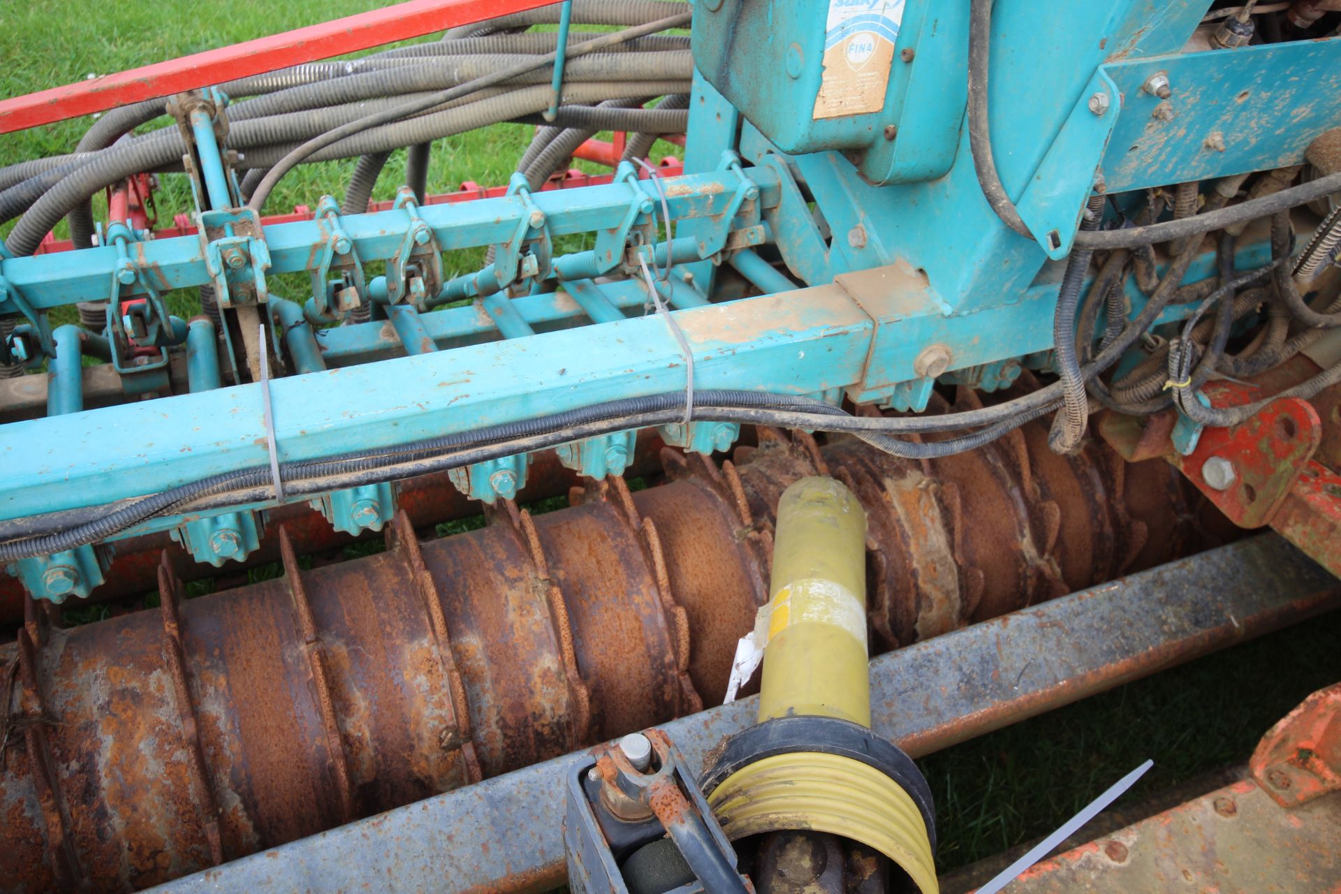 Maschio/ Sulky drill 4m combination. Comprising Maschio DM4000 power harrow coupled to Sulky SPI - Image 12 of 37