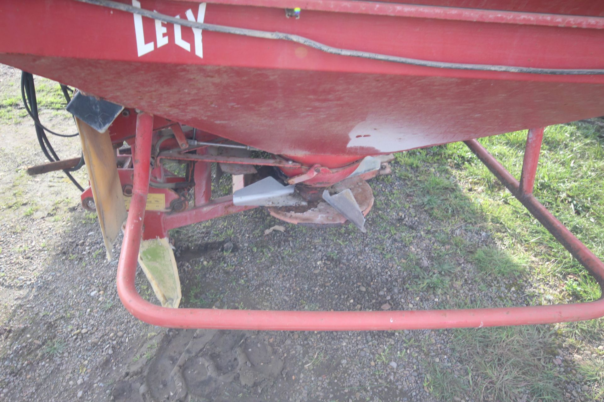 Lely Superbowl 24 twin disc fertiliser spreader. V - Bild 5 aus 12