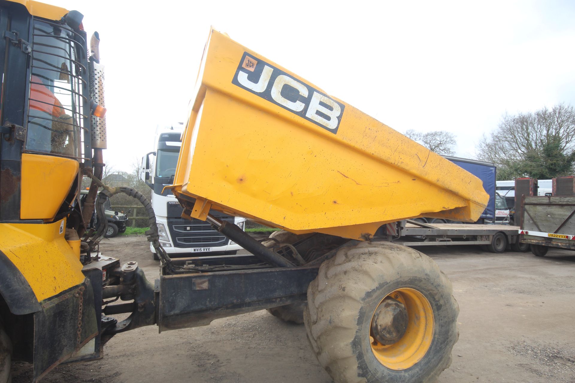 JCB 714 14T 4WD dumper. 2006. 6,088 hours. Serial number SLP714AT6EO830370. Owned from new. Key - Image 81 of 108