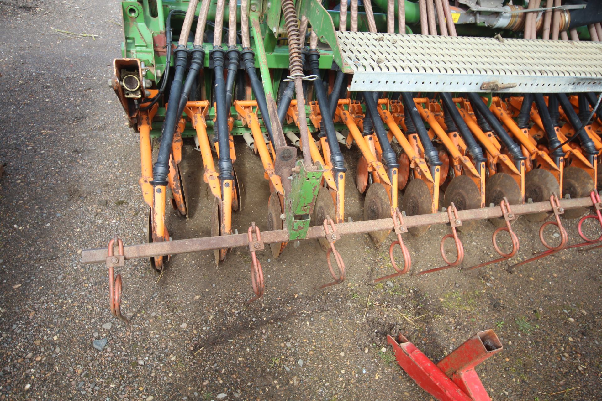 Amazone KE403 4m combination drill. 2005. With disc coulters, pre-em and tramlime. Manual, Control - Image 27 of 44