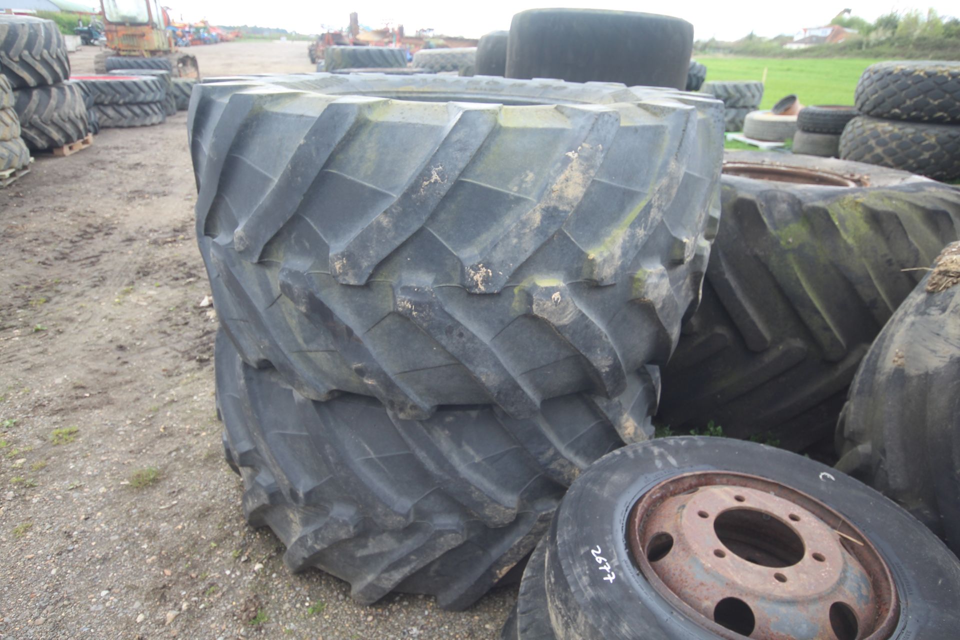 2x 710/60R30 flotation tyres. - Bild 2 aus 4