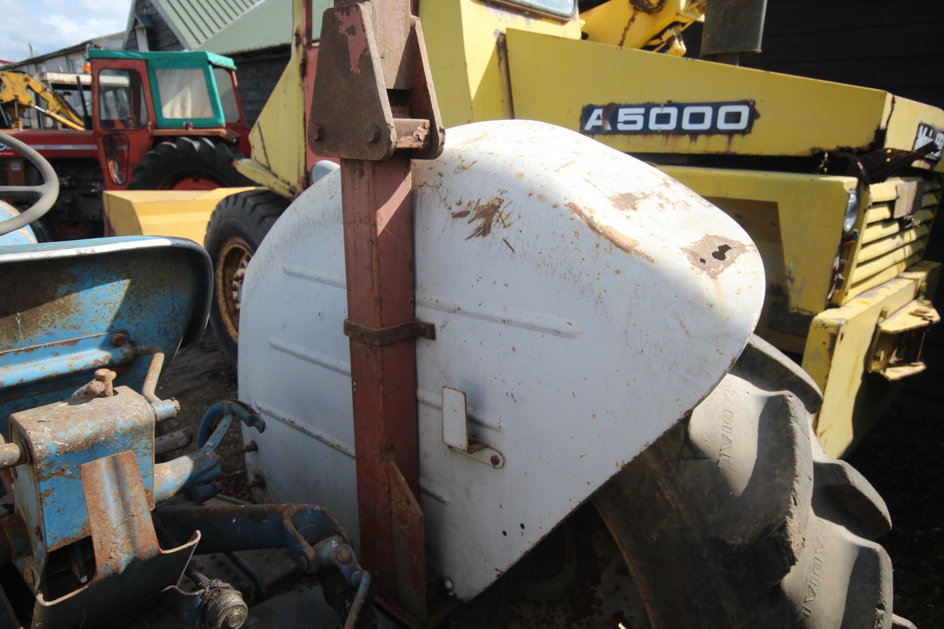 Ford 4000 Pre-Force 2WD tractor. Registration SRT 439F (expired). 13.6R36 rear wheels and tyres @ - Image 26 of 45