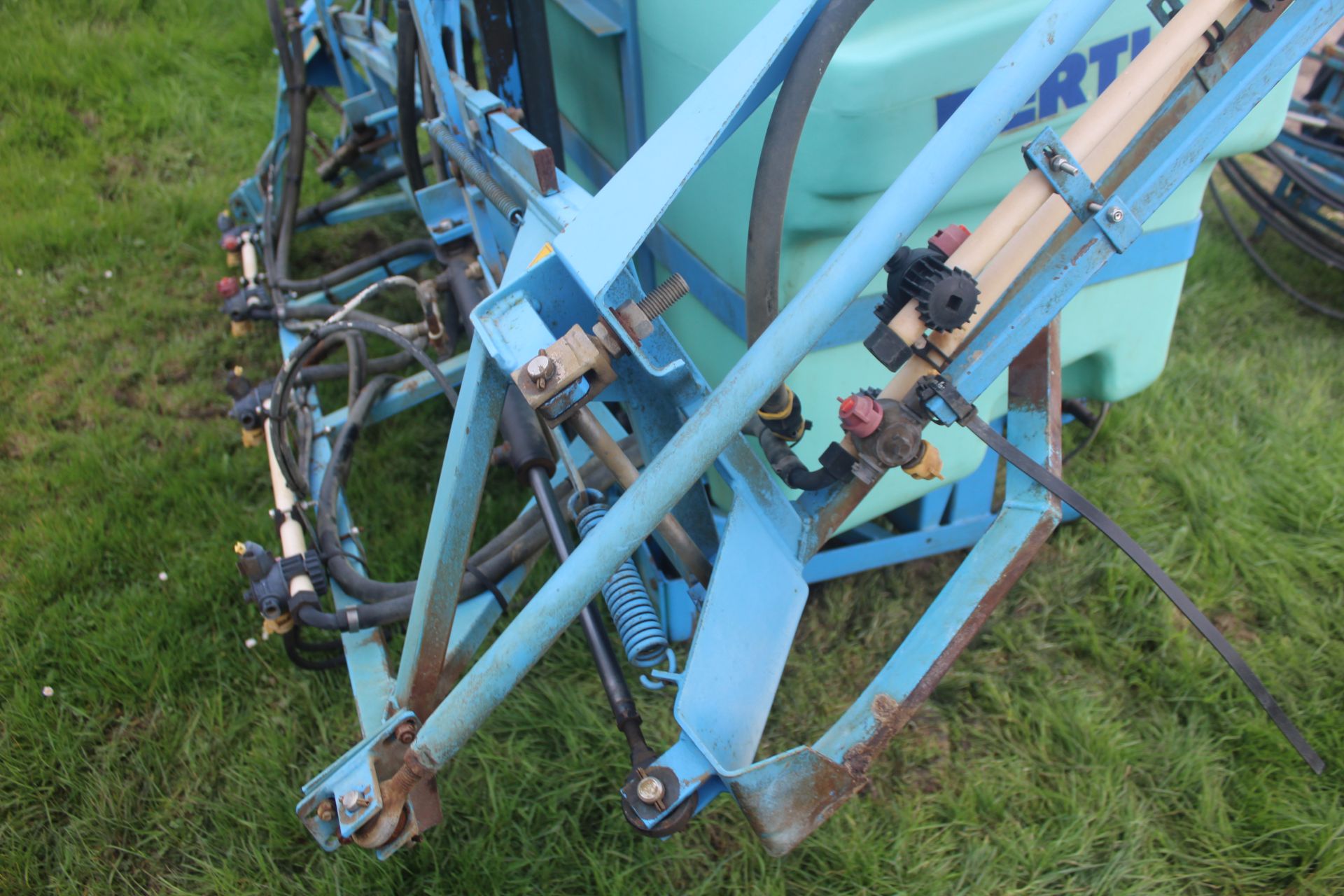 Berthoud 12m mounted sprayer. 2001. With quad nozzle bodies. Owned from new. From a local Deceased - Bild 19 aus 23