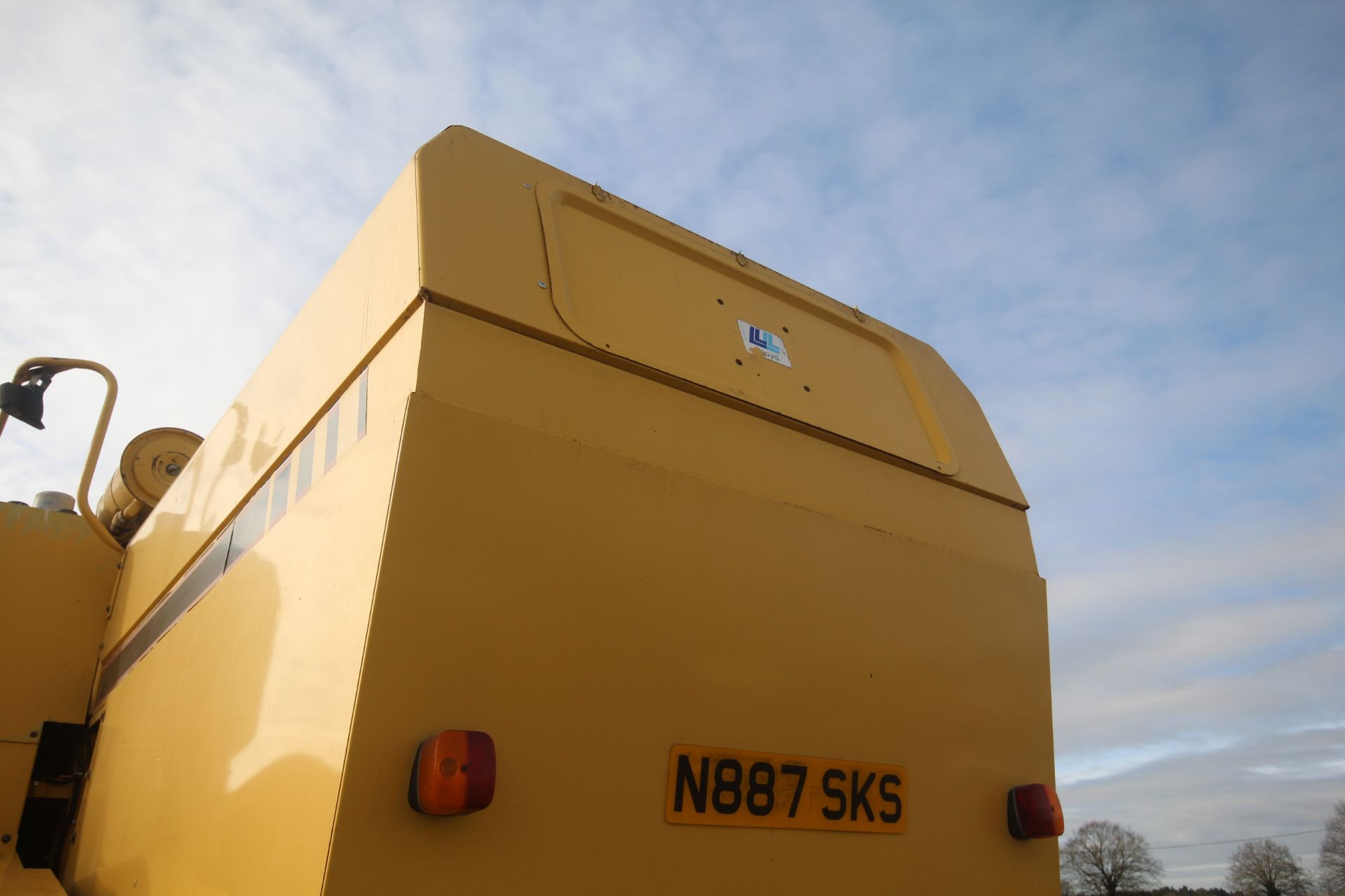 New Holland TX65 5 straw walker combine harvester. Registration N887 SKS. Date of first registration - Image 42 of 163