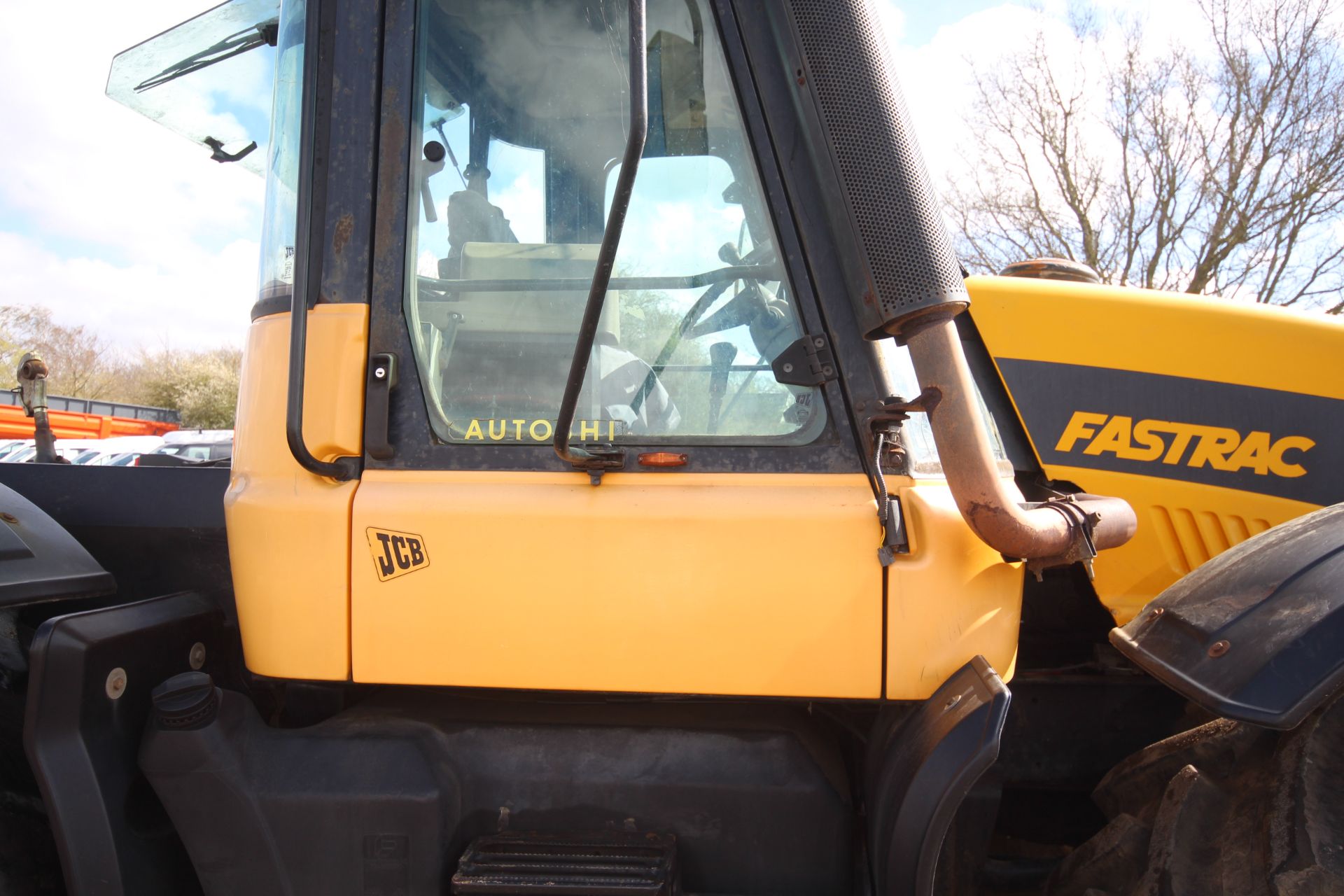 JCB Fastrac 3185 Autoshift 4WD tractor. Registration X642 AHT. Date of first registration 04/09/ - Image 45 of 71