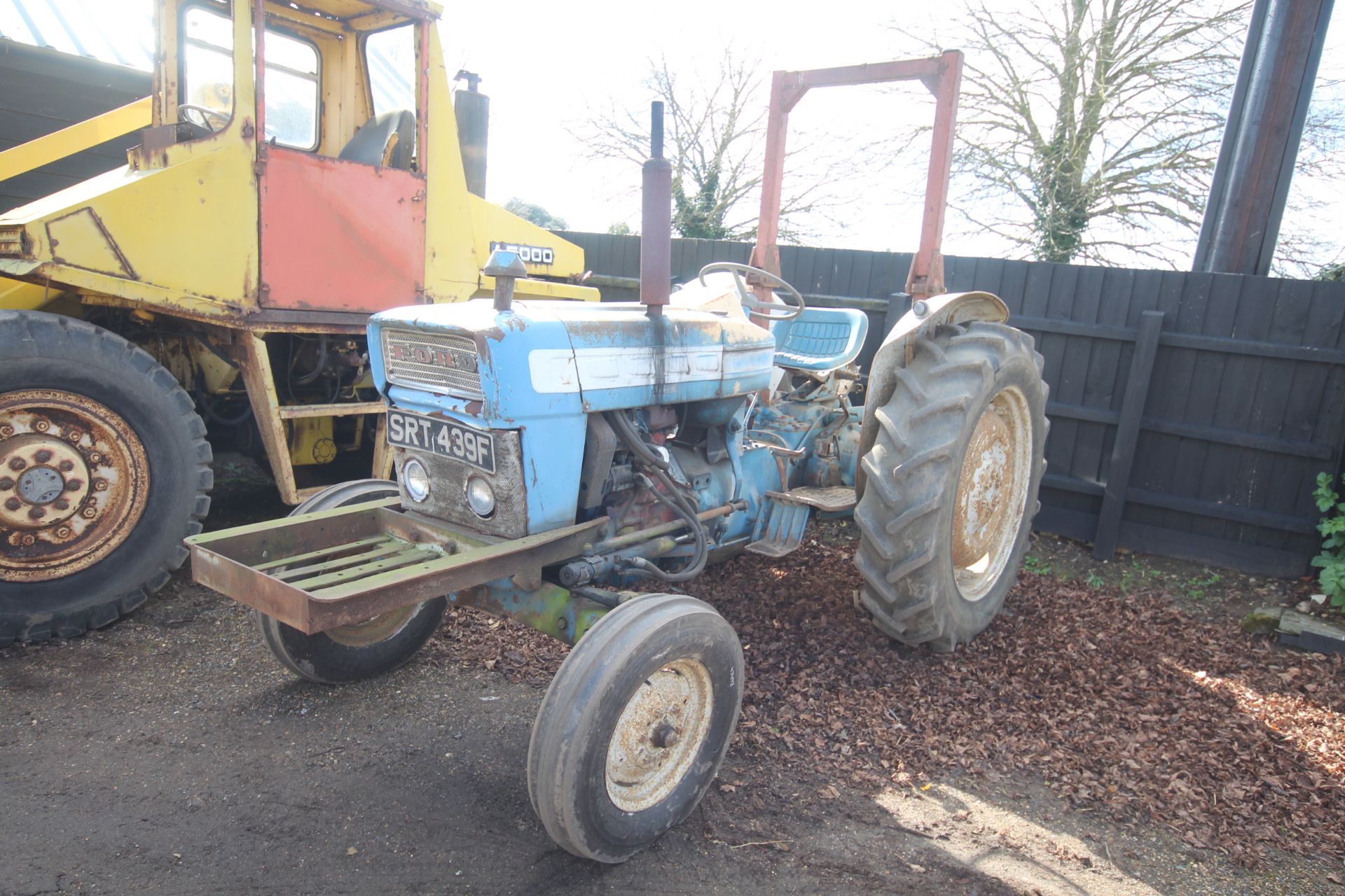Ford 4000 Pre-Force 2WD tractor. Registration SRT 439F (expired). 13.6R36 rear wheels and tyres @ - Image 6 of 45