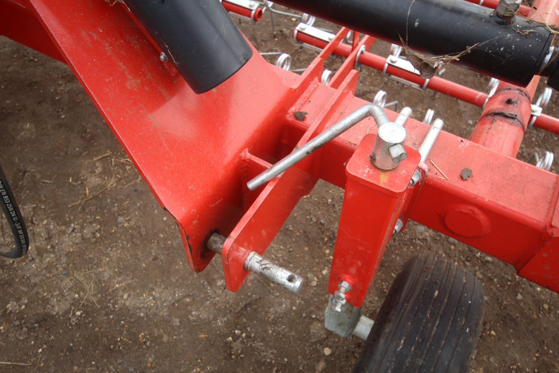 Jarmet 6m hydraulic folding grass harrow. - Image 5 of 16