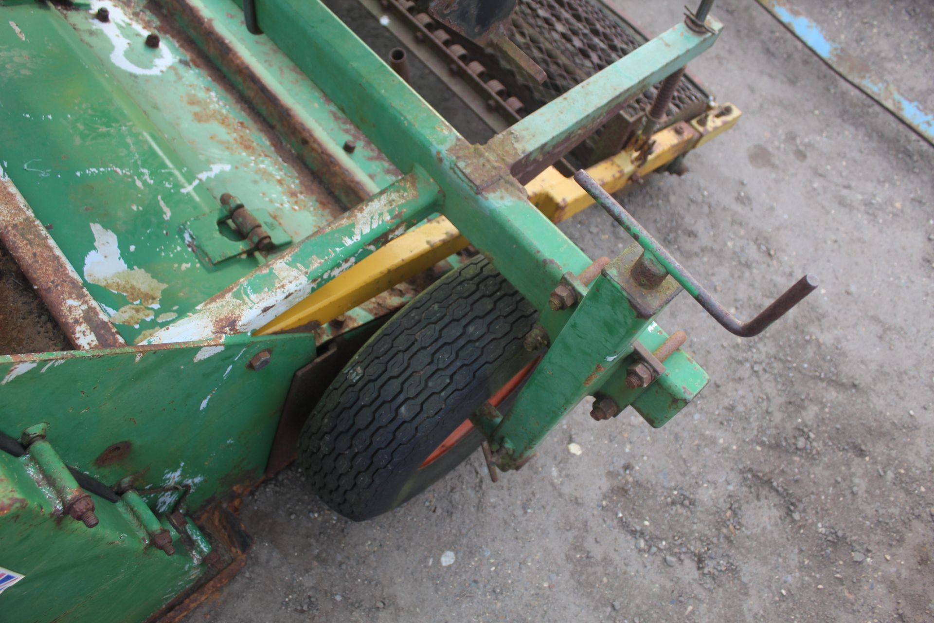 Jones Engineering bed tiller. With crumbler and seedbox. V - Image 9 of 24