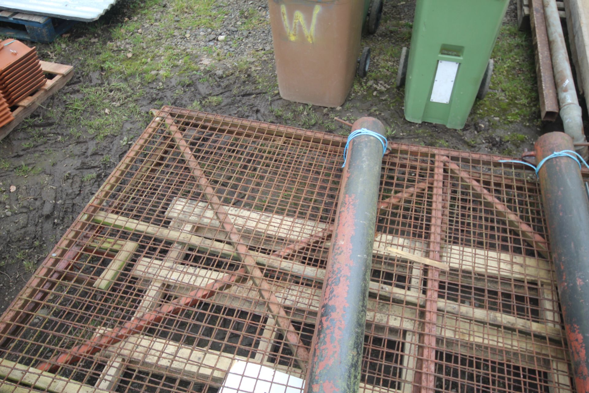 Pair of metal/ mesh gates. Approximately 3m x 1.8m. With posts (cut at ground level). - Image 3 of 5
