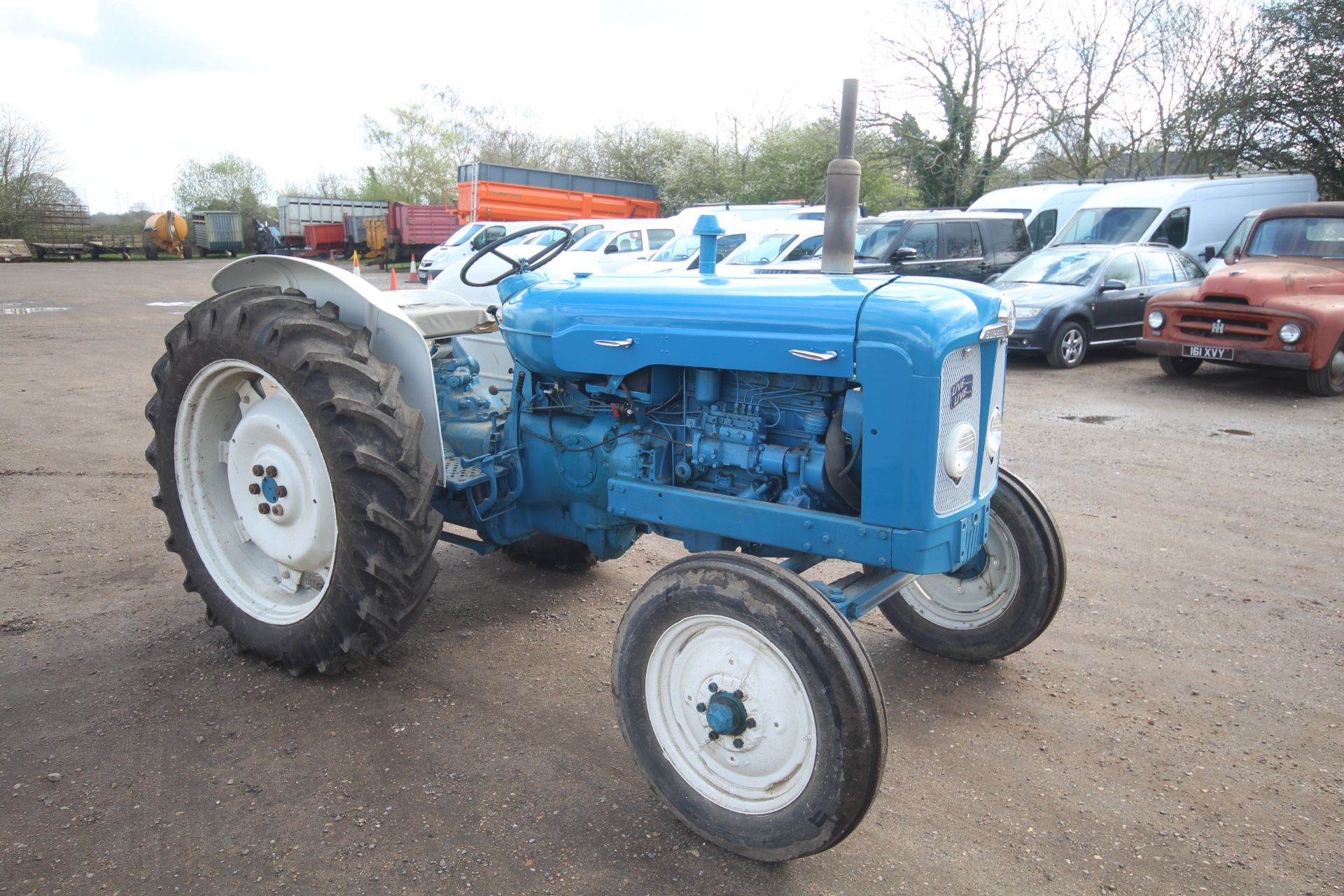Fordson New Performance Super Major 2WD tractor. 12.4-36 rear wheels and tyres @ 99%. Key held. - Image 4 of 47