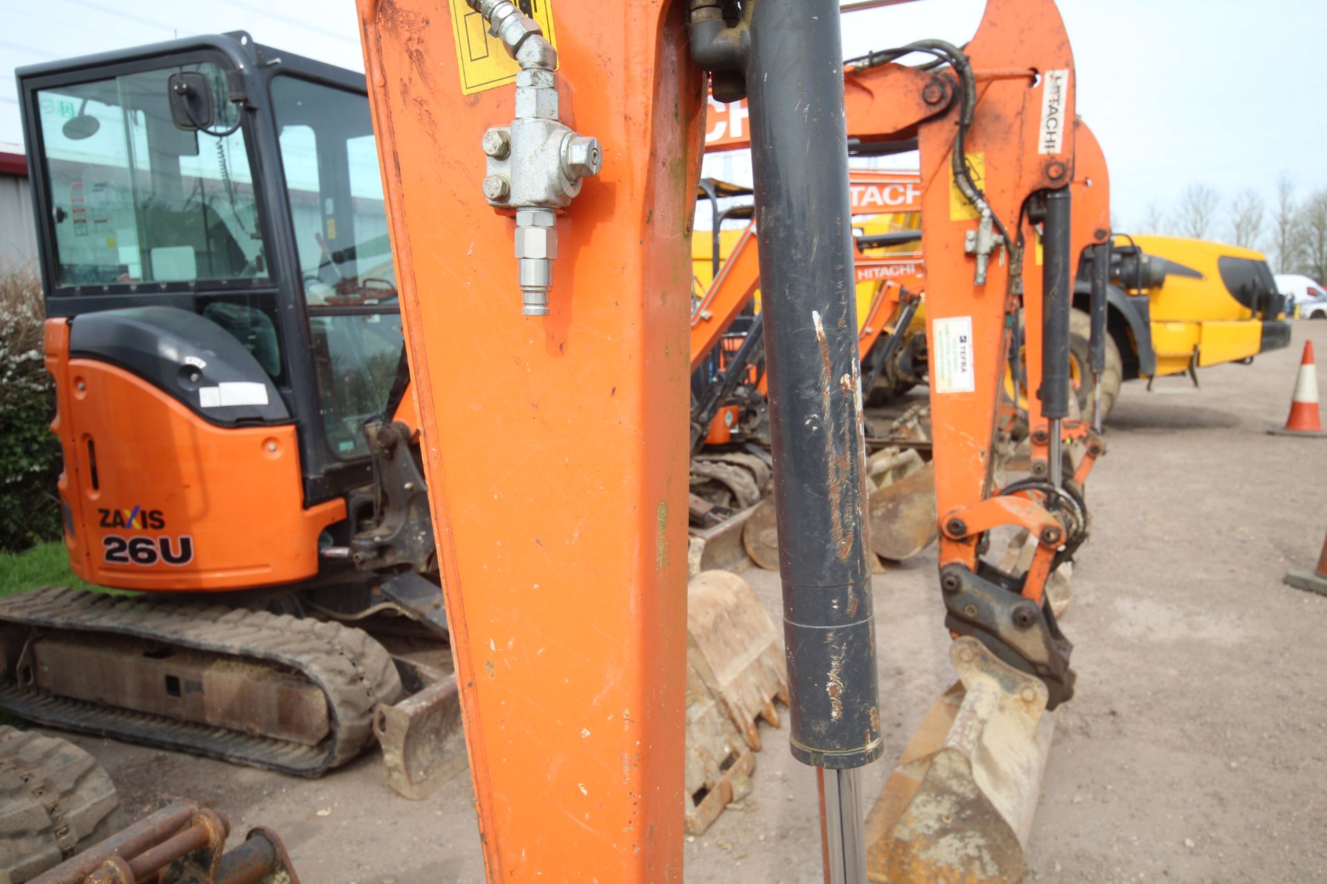 Hitachi Z-Axis 26U-5a 2.6T rubber track excavator. 2018. 2,061 hours. Serial number HCM - Bild 7 aus 61