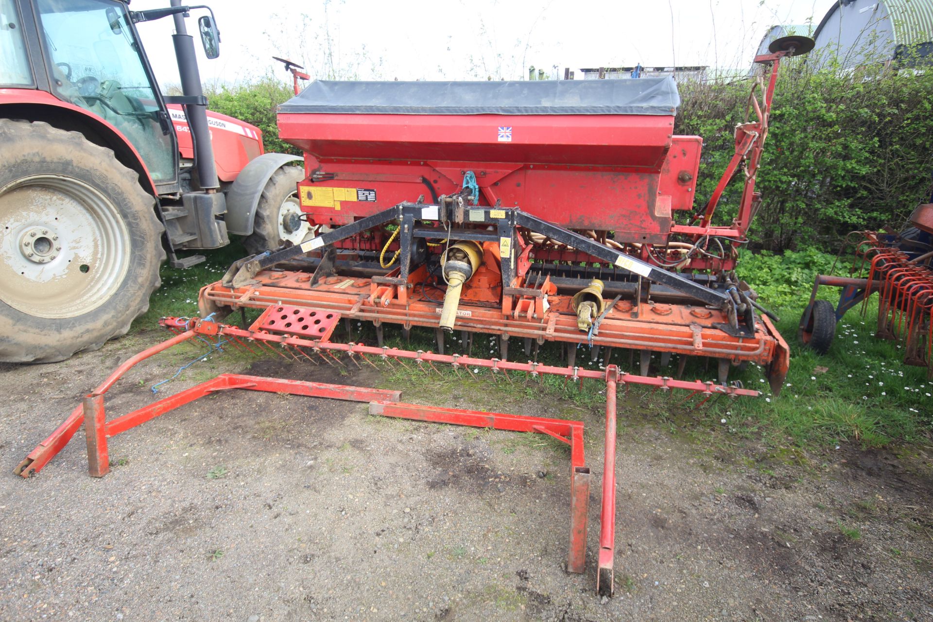 Maschio 4m power harrow. With packer. Piggybacked with Vicon LZ505 Suffolk coulter drill. 1995. With