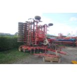 **UPDATED DESCRIPTION** Vaderstad Rapid 800F 8m disc drill. With rigid tines, levelling paddles, two