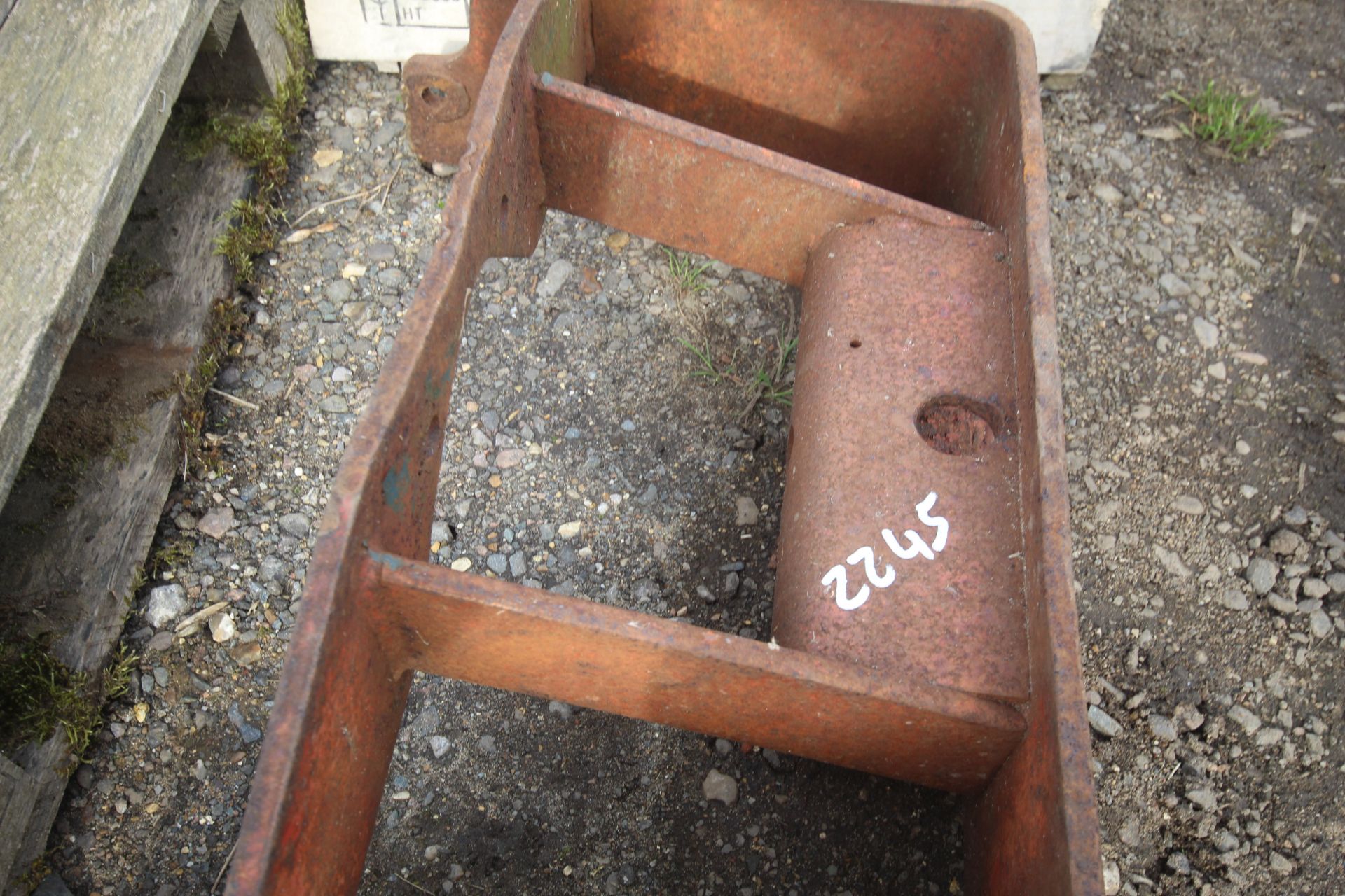 Massey Ferguson 165 weight carrier. - Image 3 of 5