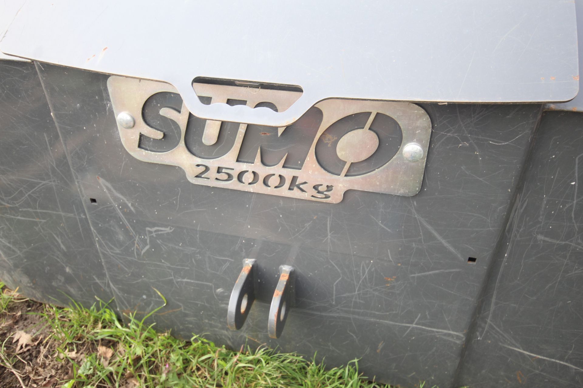 Sumo 2,500kg front linkage weight block. With toolbox. Serial number AE147. V - Image 13 of 15