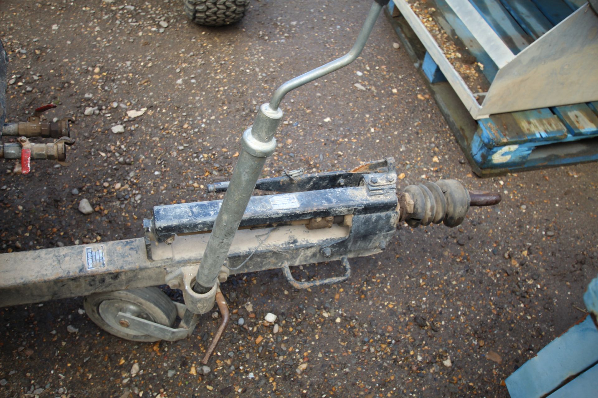 Road tow compressor. With pipes, lance and breaker - Image 18 of 28