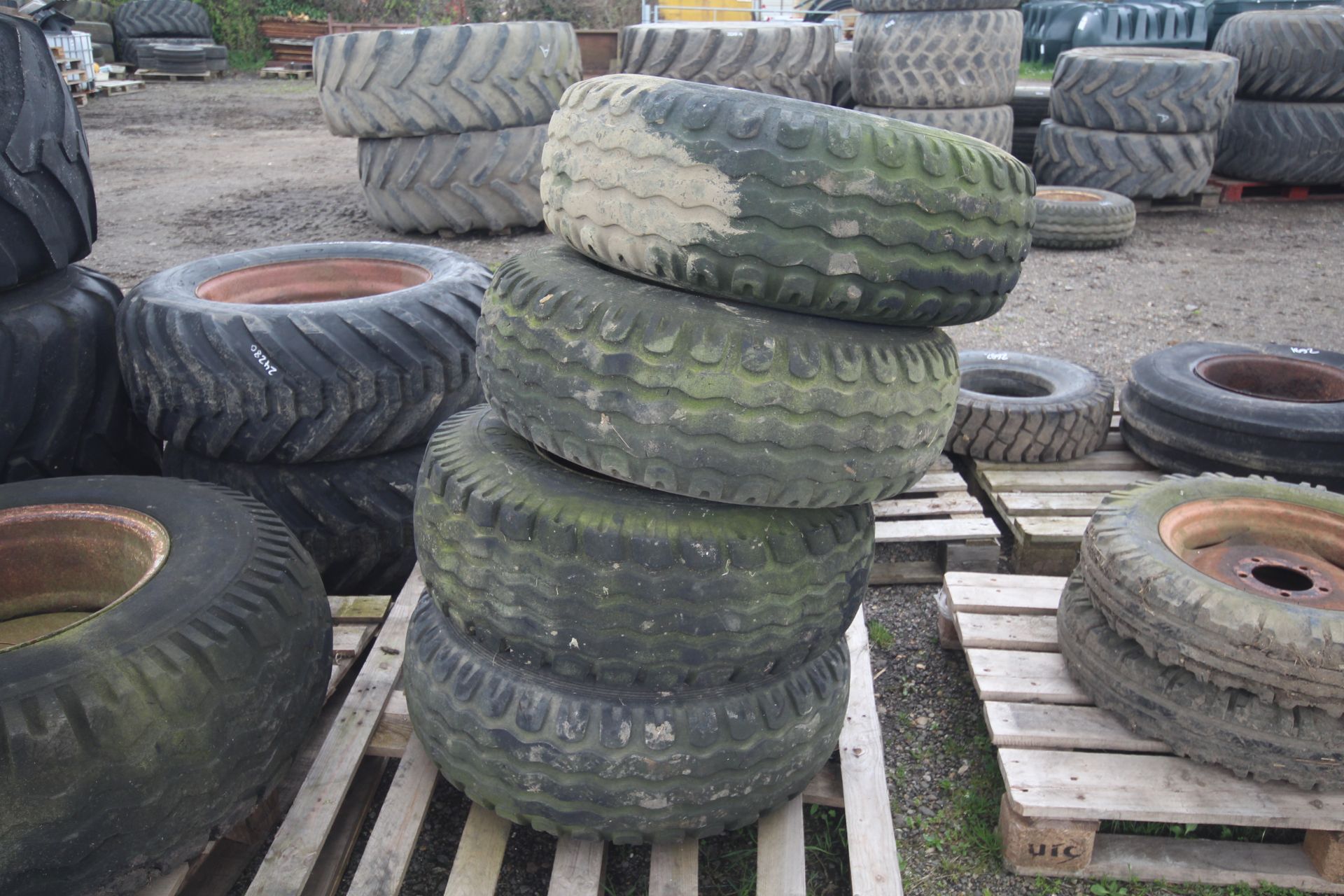 4x 11.5-15 trailer wheels and tyres. V