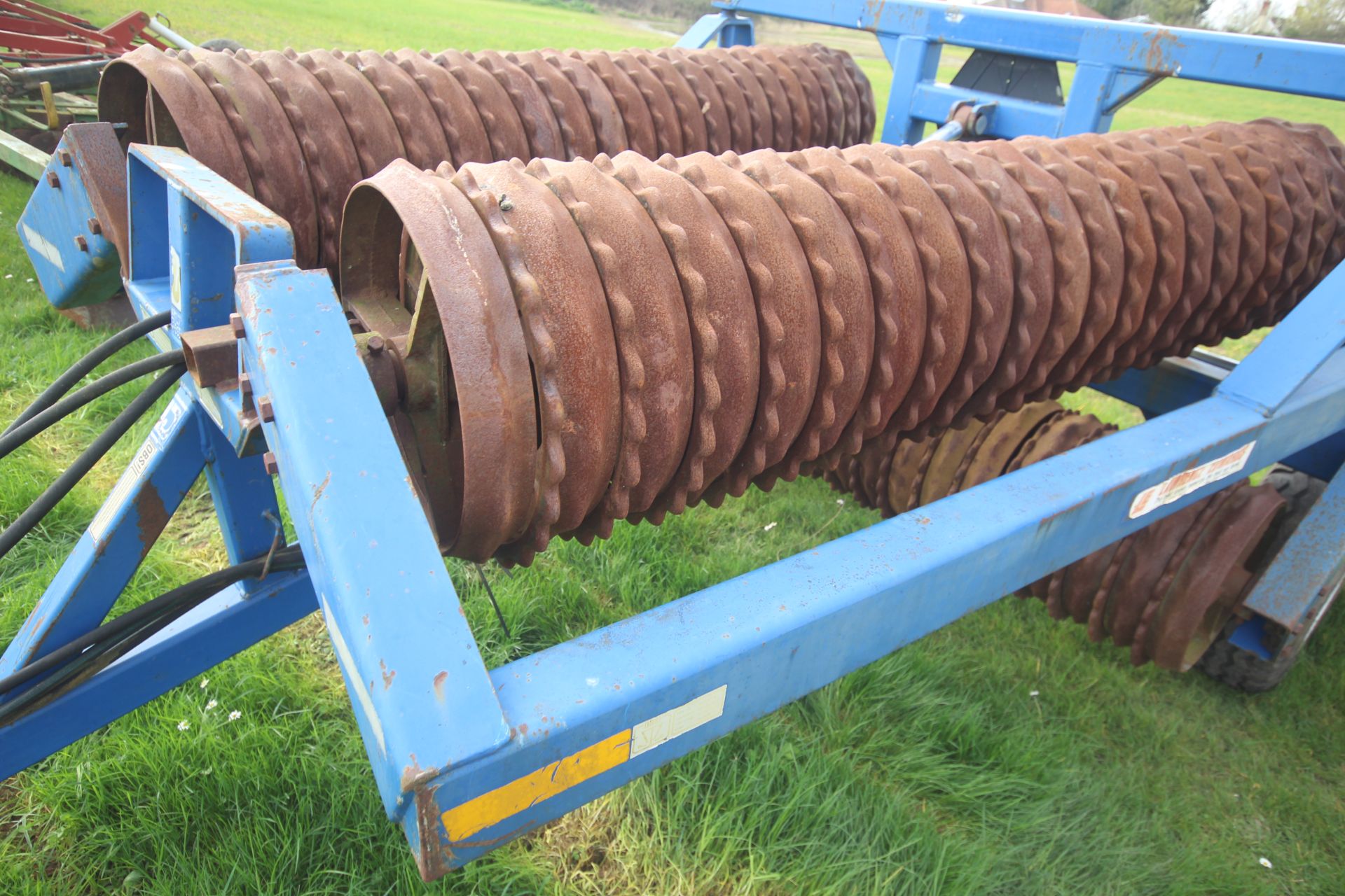 Dalbo 6.3m hydraulic folding rolls. With Snowflake rings. From a local Deceased estate. - Image 4 of 22