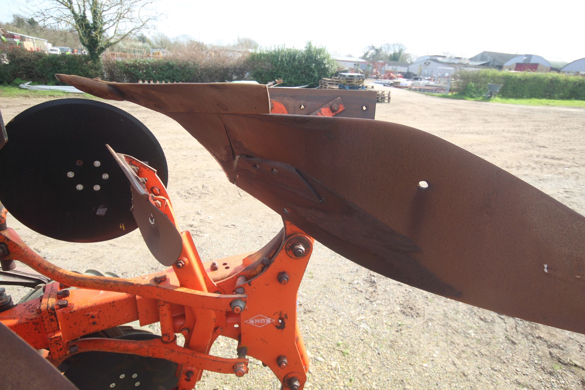 Kuhn Multimaster 121 4+1F reversible plough. Type M121 5ET. Serial number H1985. May 2002. Manual - Image 16 of 26