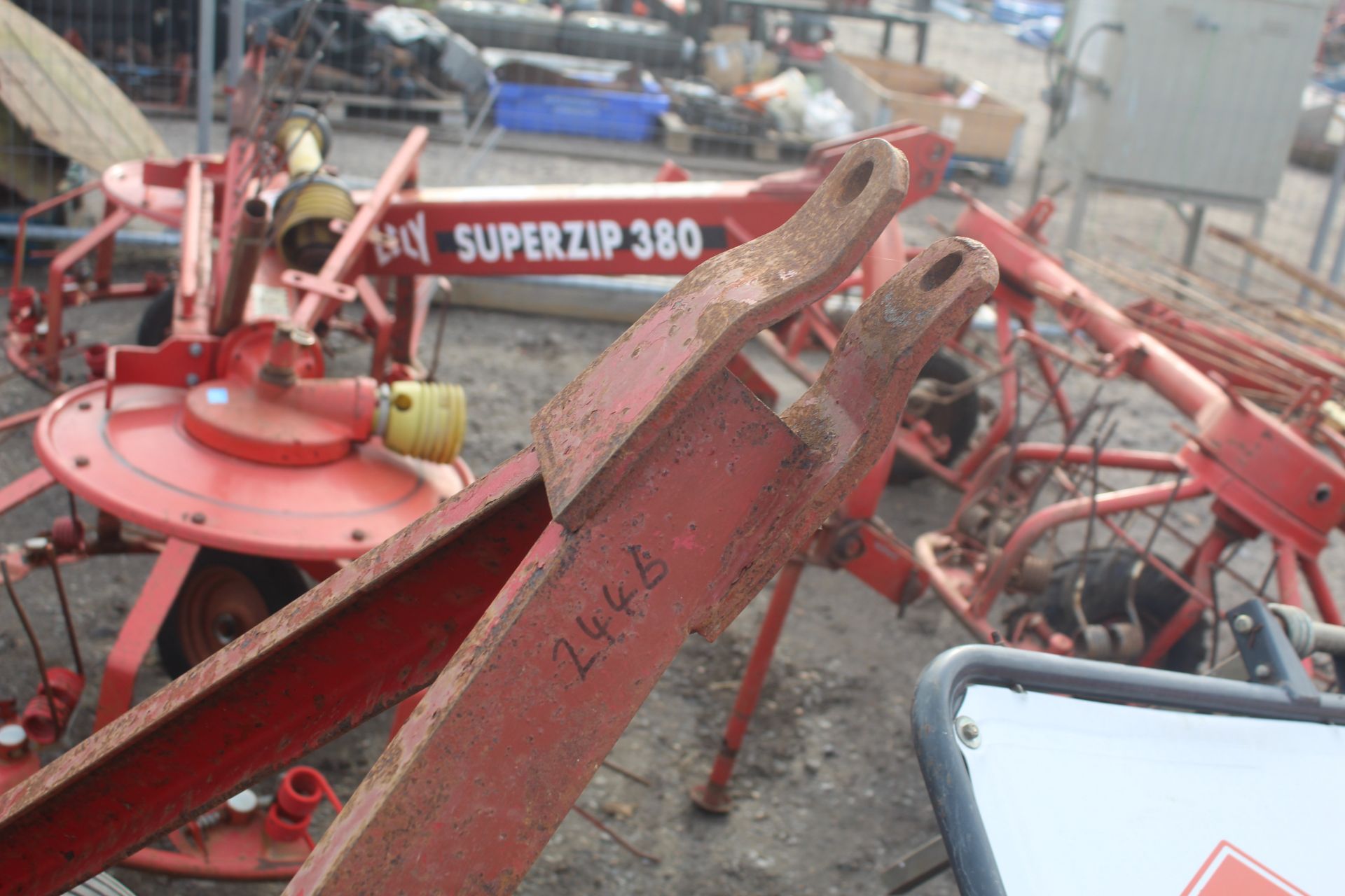 New Holland 401-5 trailed hay crimper. Owned from new. - Image 2 of 13