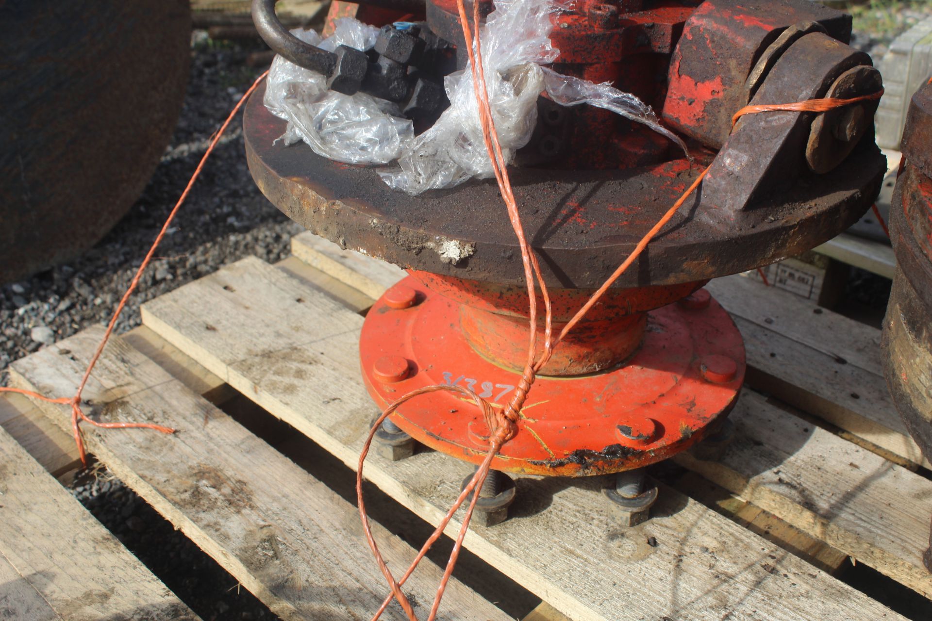 Pair of Grimme Hydraulic wheel motors. V - Image 3 of 7