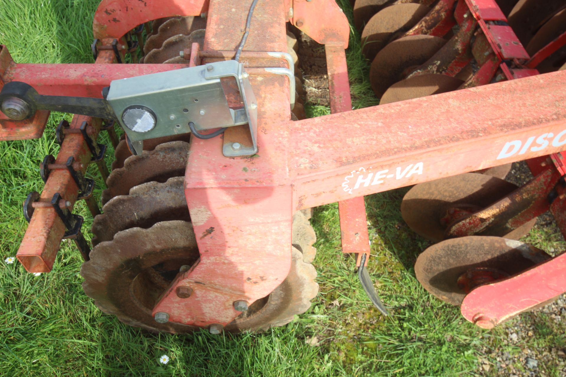 HeVa 3.5m Combi-Lift 7 lege subsoiler. Coupled to HeVa Disc Roller. Comprising two rows of discs and - Image 20 of 31