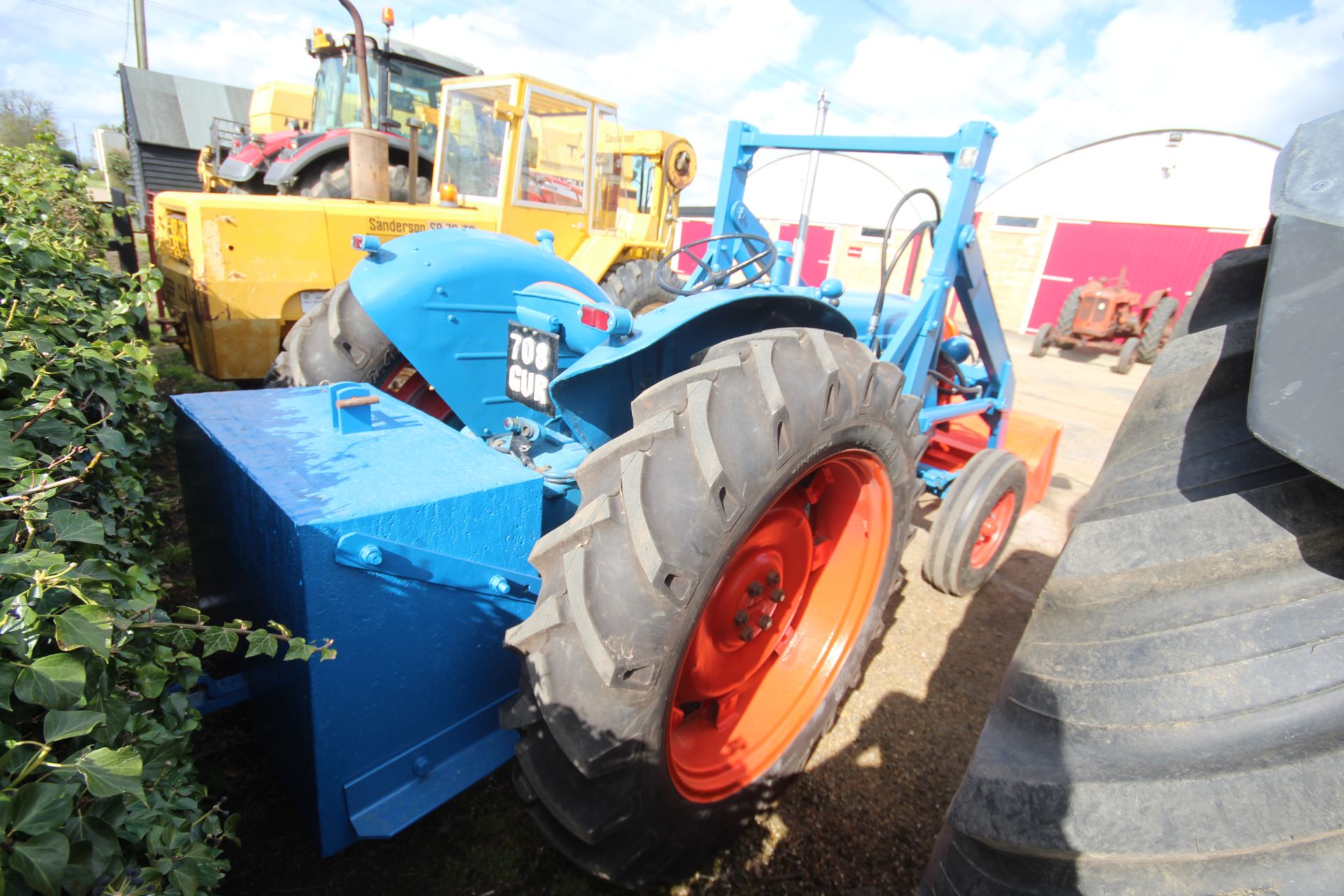 Fordson Power Major 2WD tractor. Registration 708 GUR (no paperwork). 12.4-36 rear wheels and - Image 4 of 54