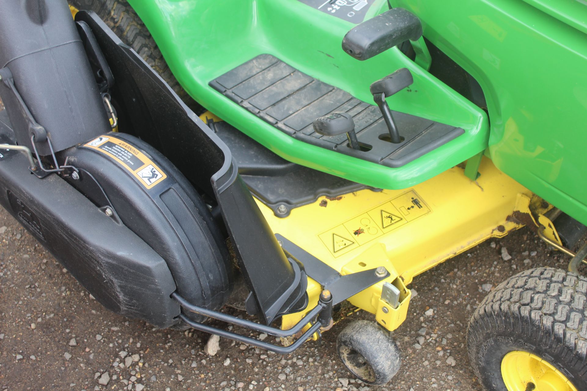 John Deere LX279 lawn mower with collector. Owned from new. Key held. - Image 11 of 30