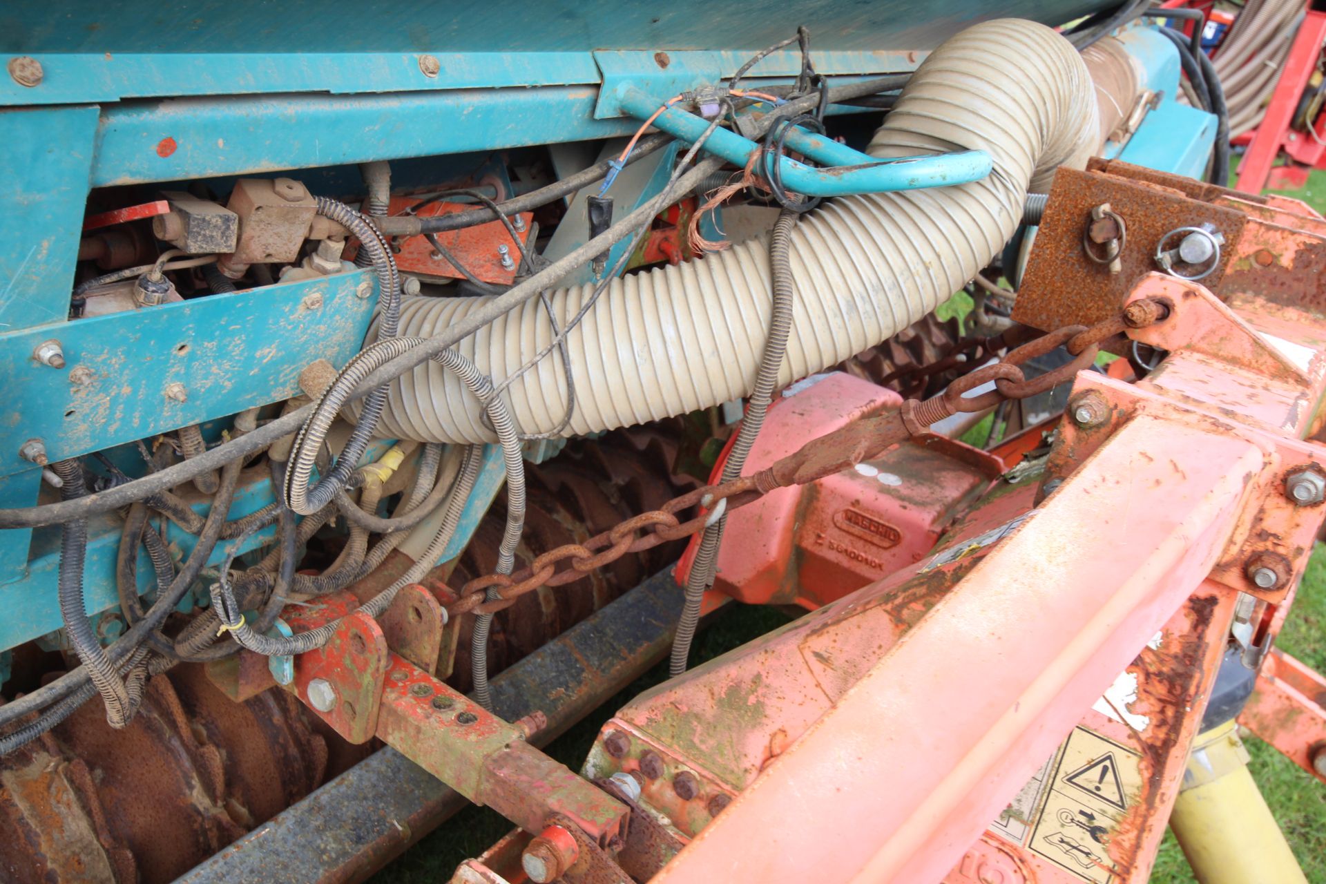 Maschio/ Sulky drill 4m combination. Comprising Maschio DM4000 power harrow coupled to Sulky SPI - Image 11 of 37