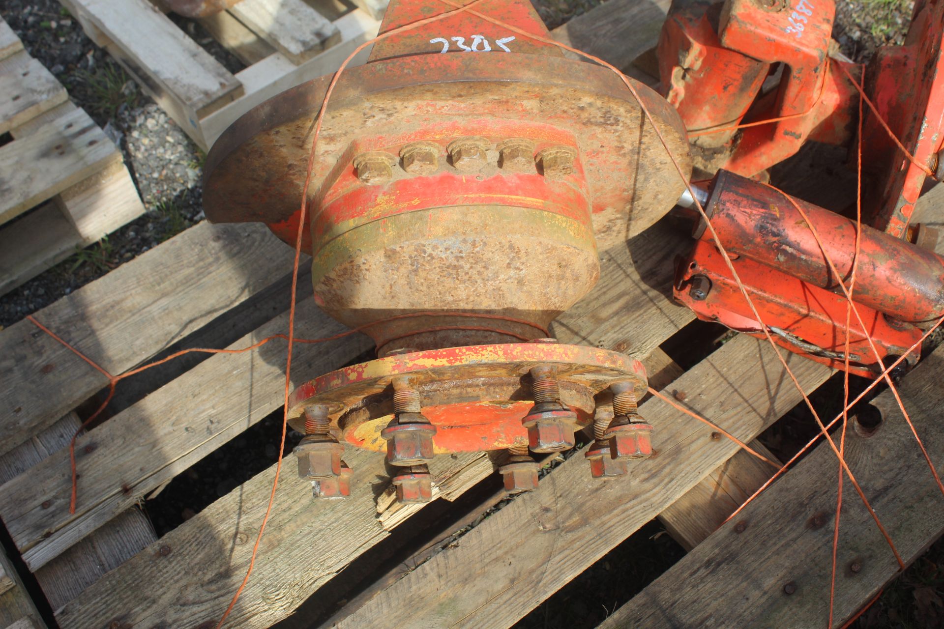 Pair of Grimme Hydraulic wheel motors. V - Image 2 of 7