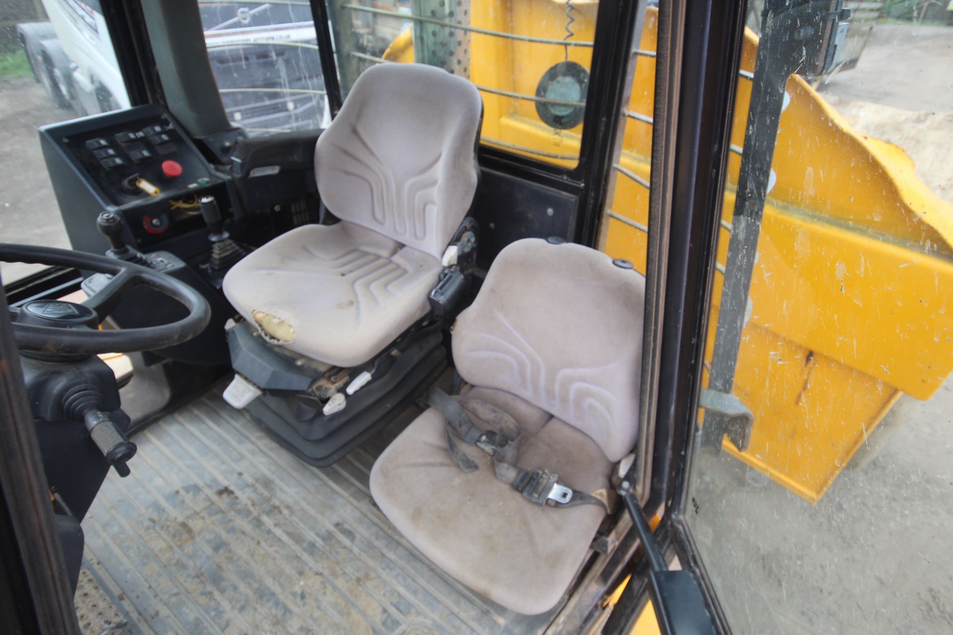 JCB 714 14T 4WD dumper. 2006. 6,088 hours. Serial number SLP714AT6EO830370. Owned from new. Key - Image 72 of 108