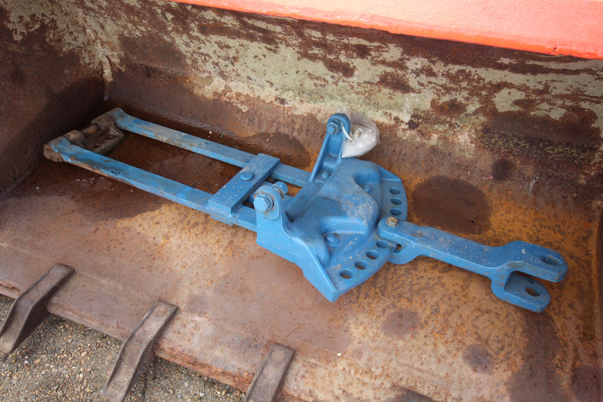 Fordson Power Major 2WD tractor. Registration 708 GUR (no paperwork). 12.4-36 rear wheels and - Image 7 of 54